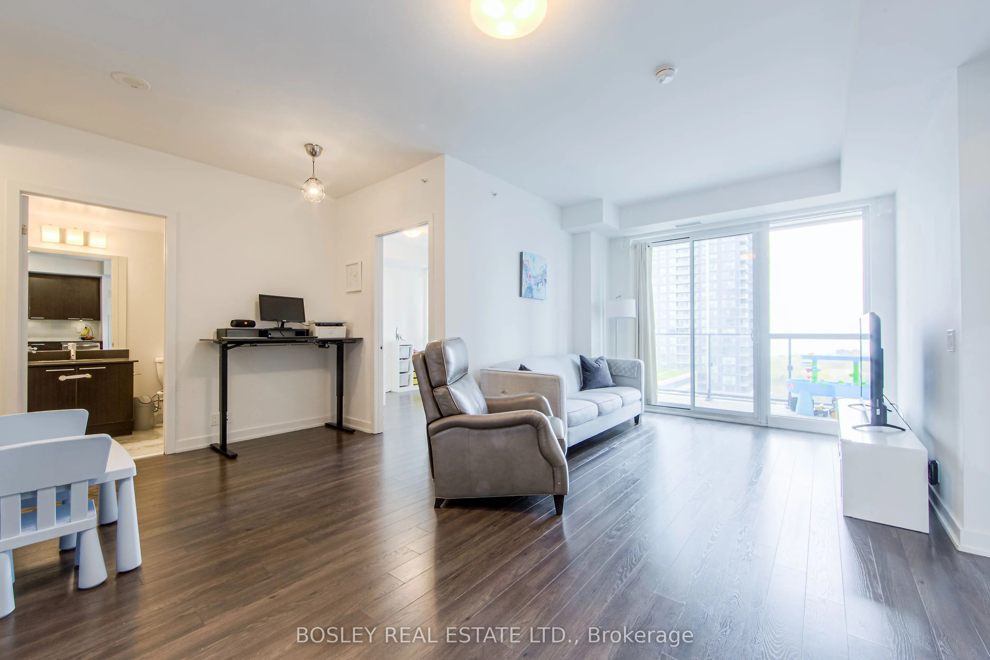 10 Park Lawn Road, #1210