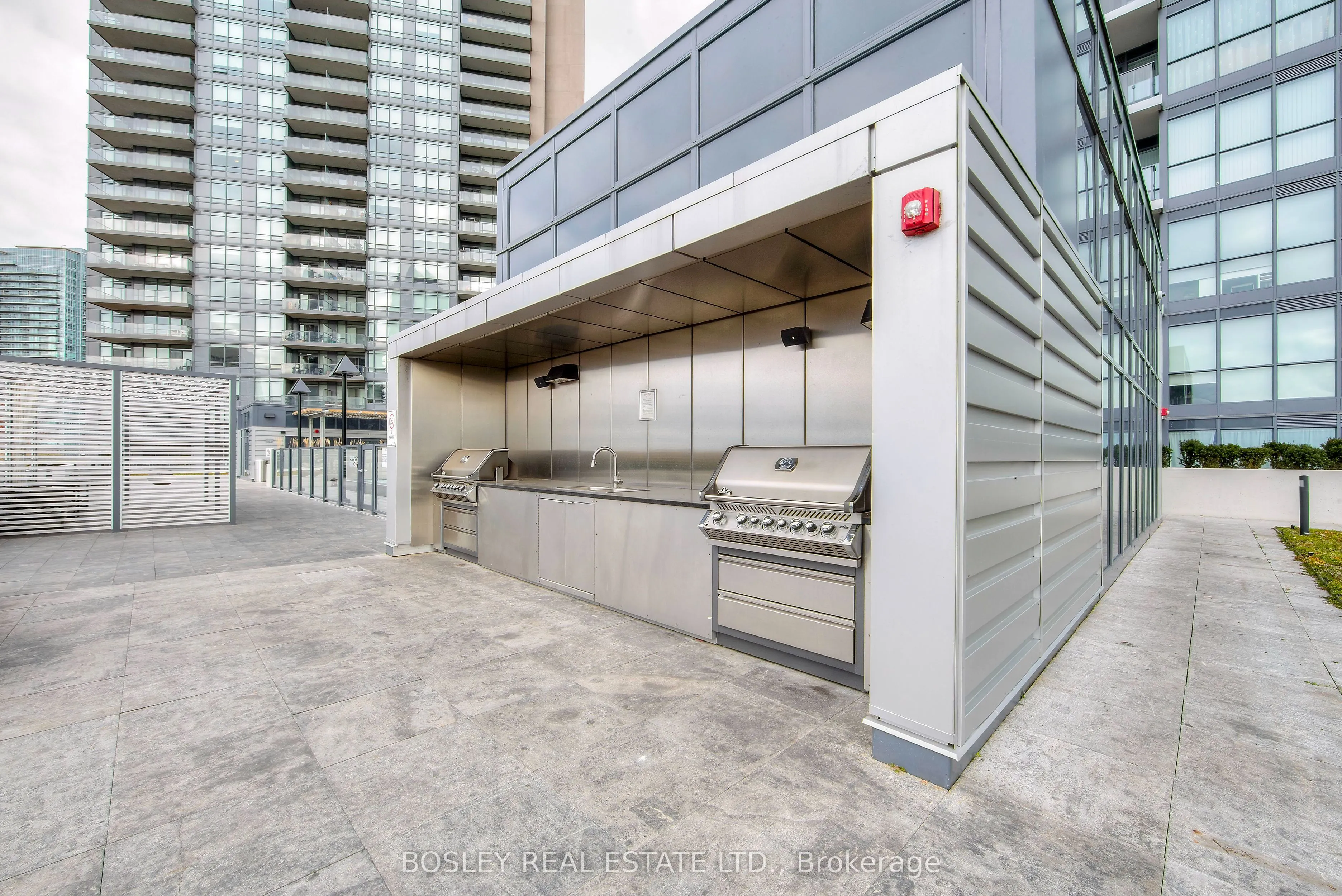 10 Park Lawn Road, #1210