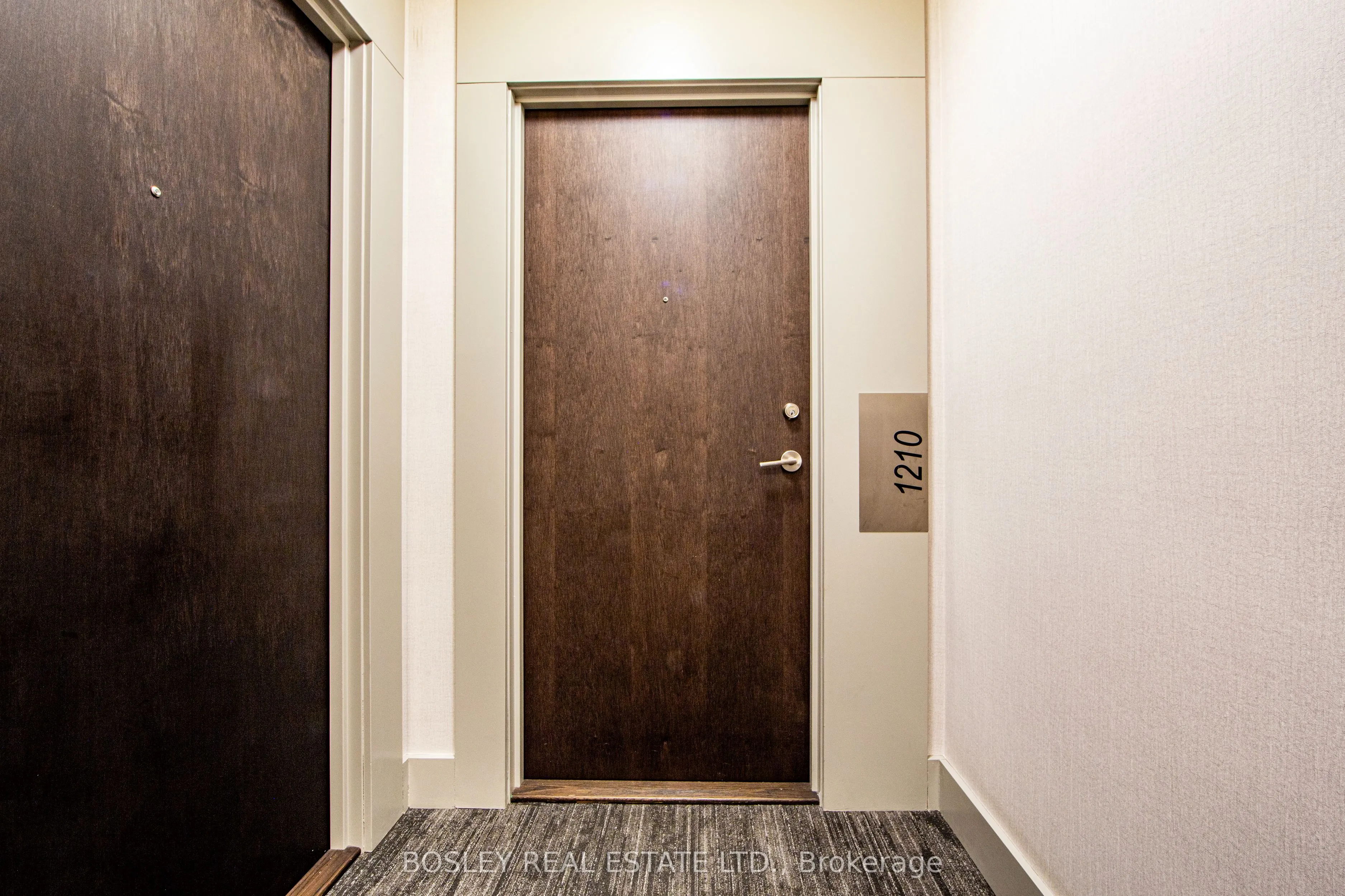 10 Park Lawn Road, #1210