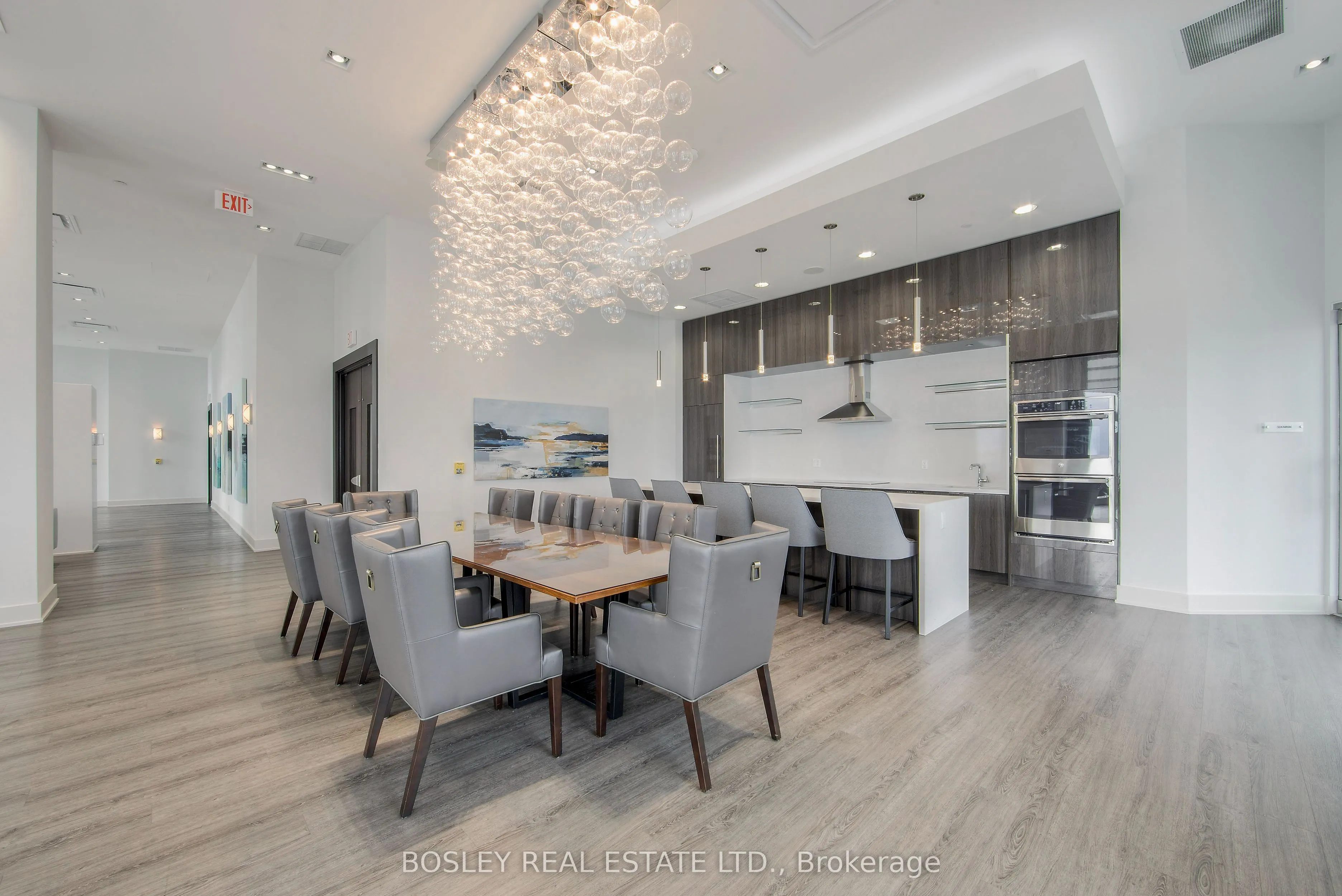 10 Park Lawn Road, #1210