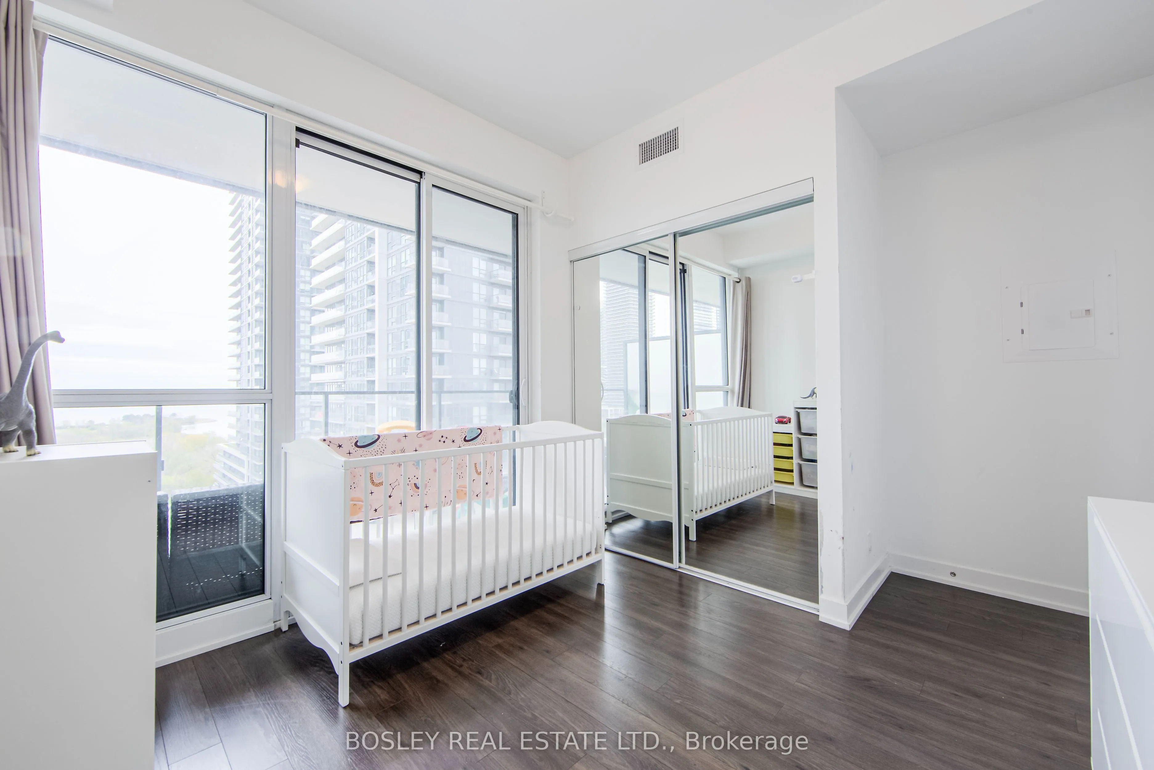 10 Park Lawn Road, #1210