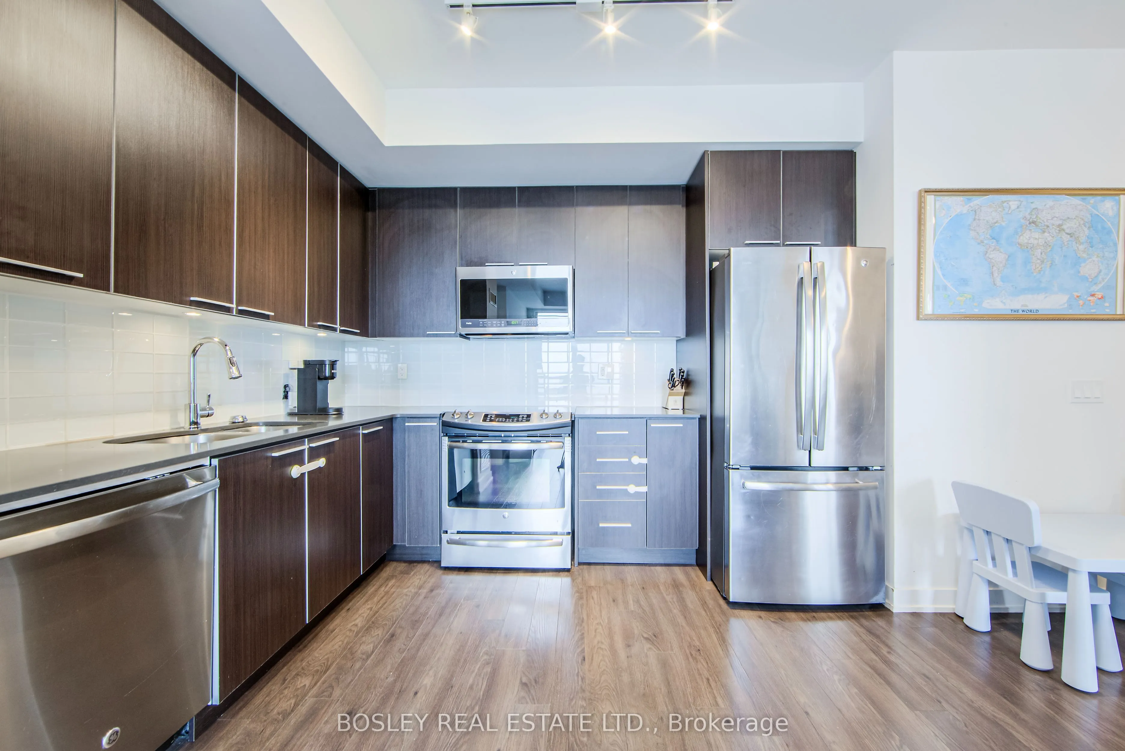 10 Park Lawn Road, #1210