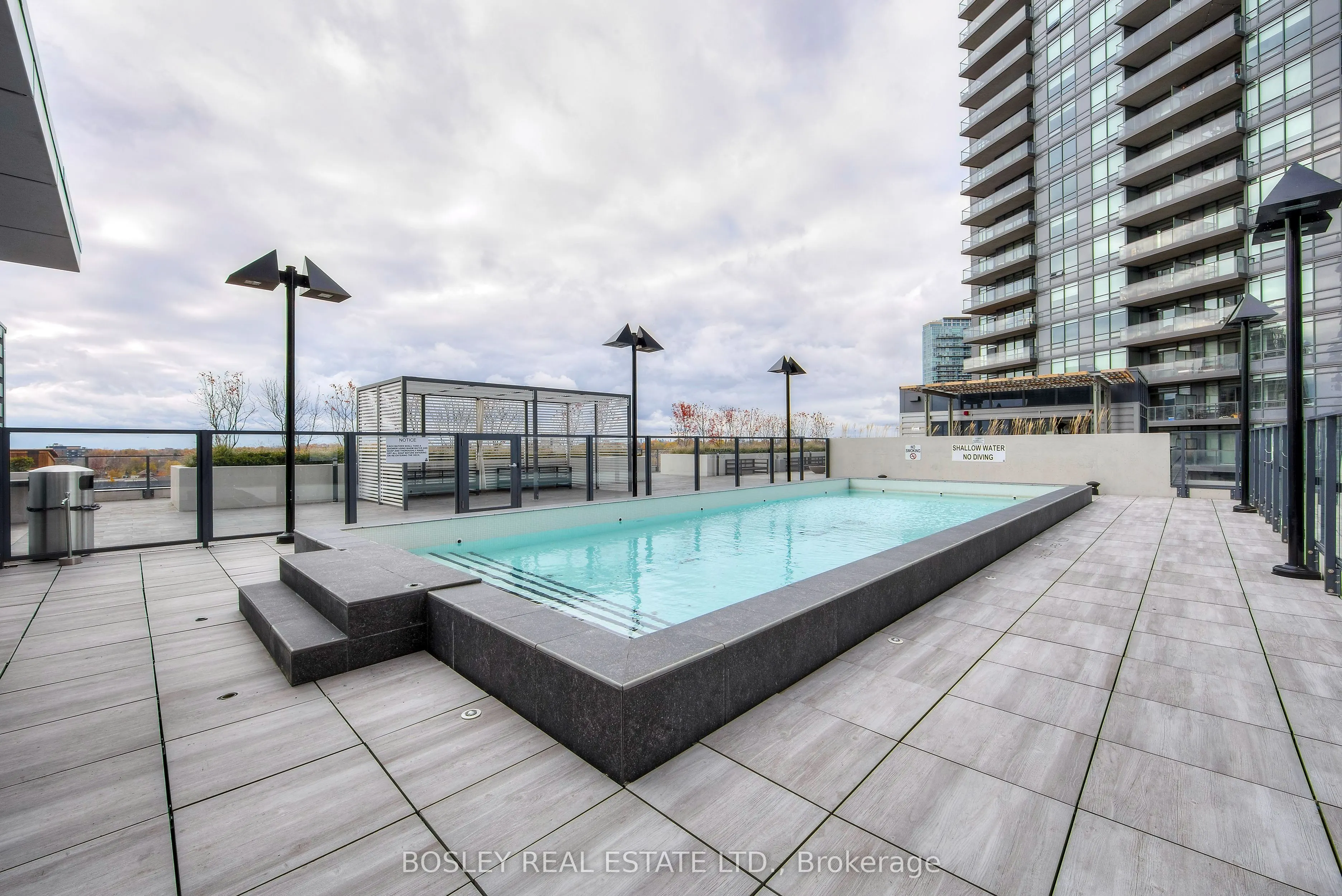 10 Park Lawn Road, #1210