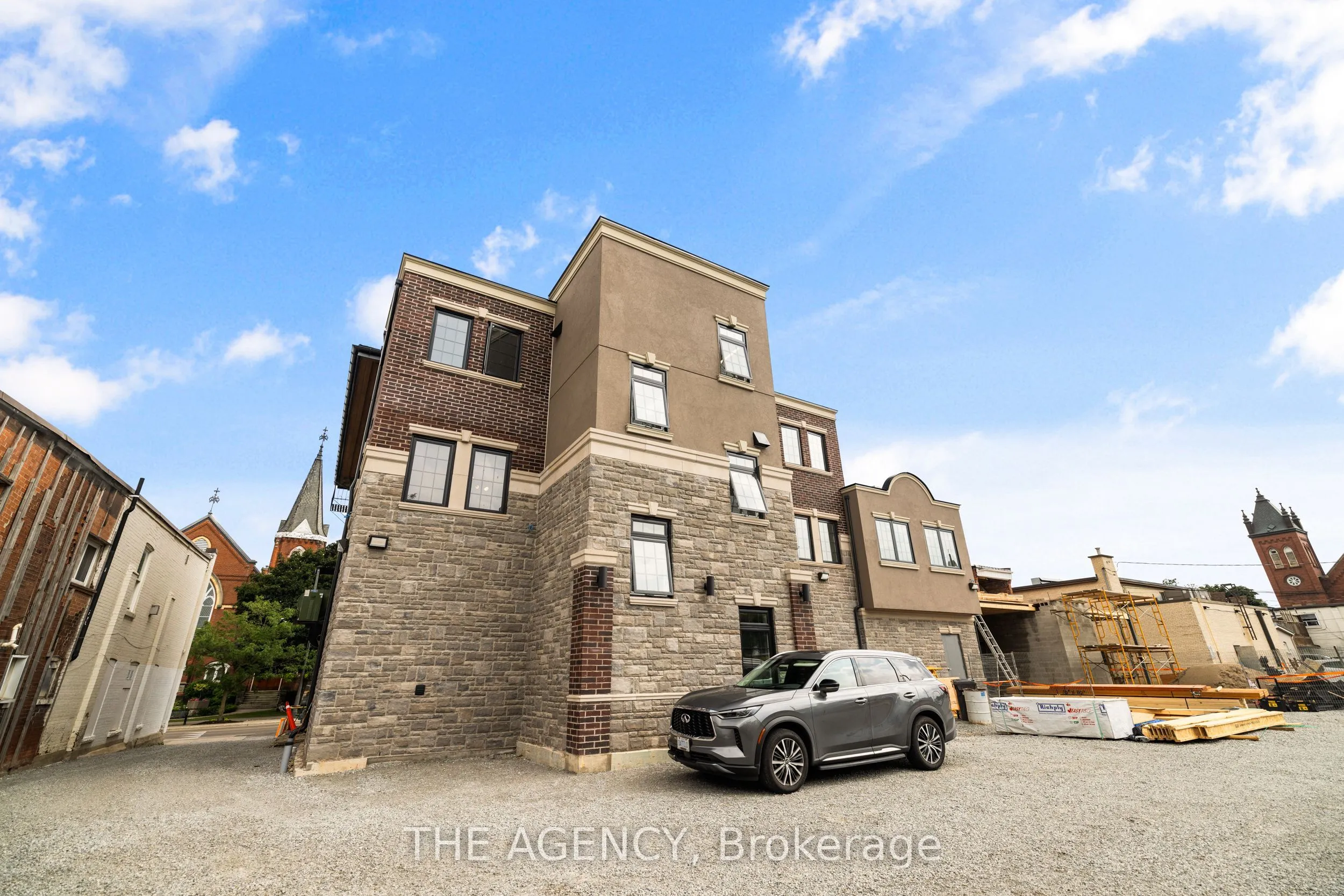 163 Main Street E, #301