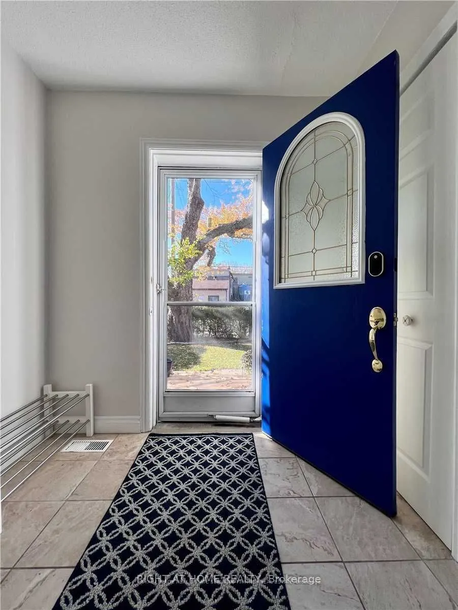 71 Mississauga Road N
