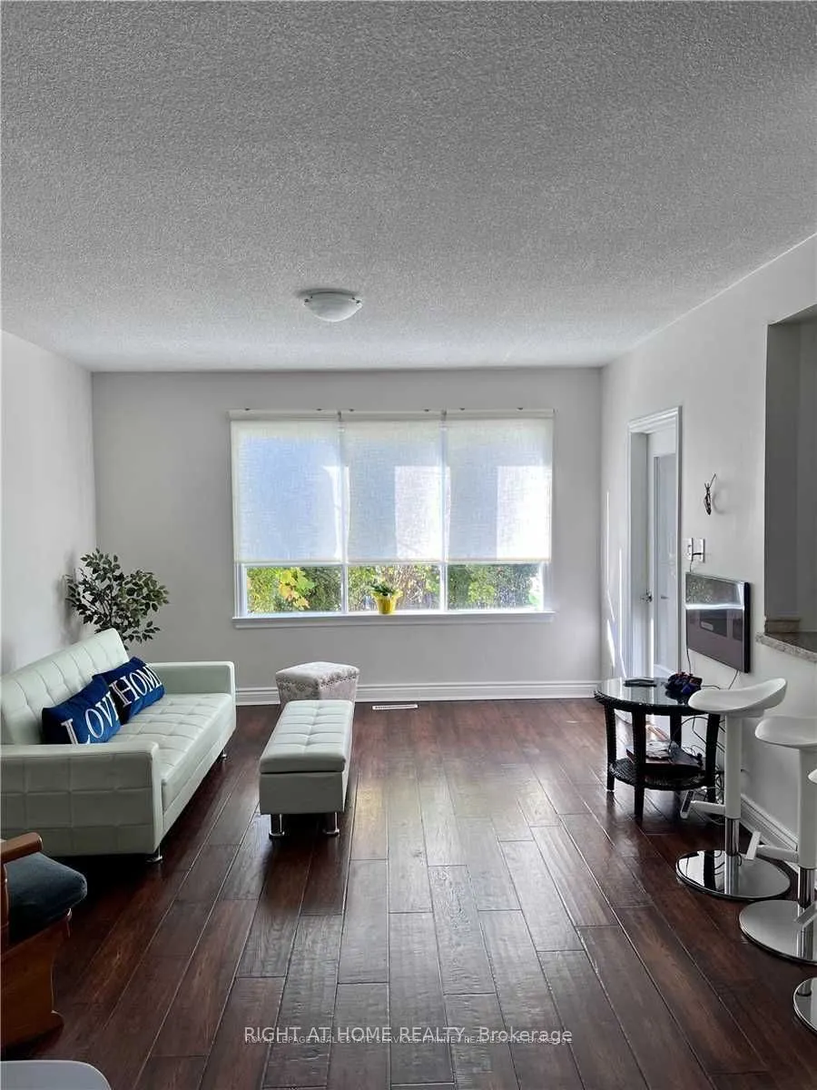 71 Mississauga Road N