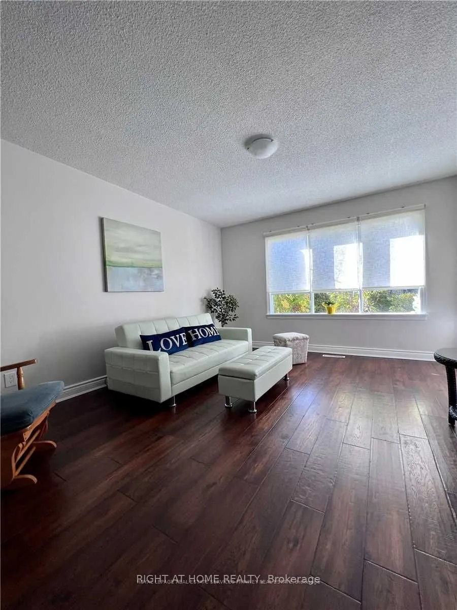 71 Mississauga Road N