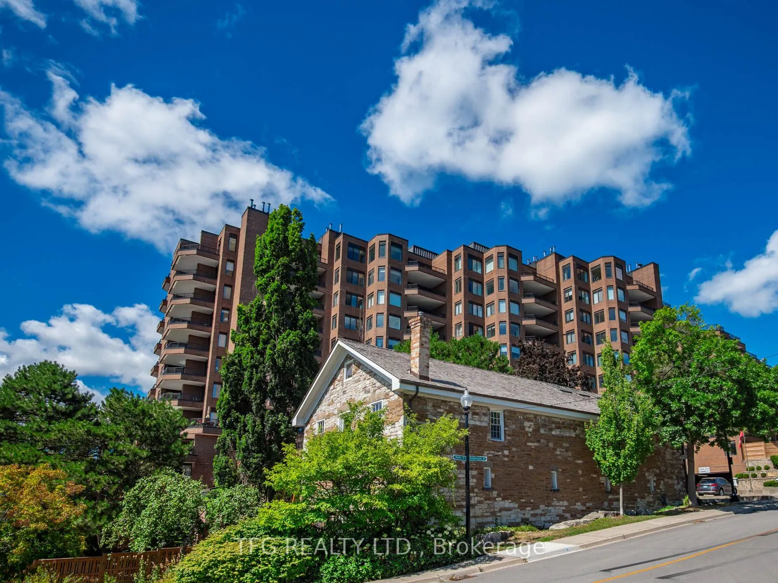 100 Lakeshore Road E, #610