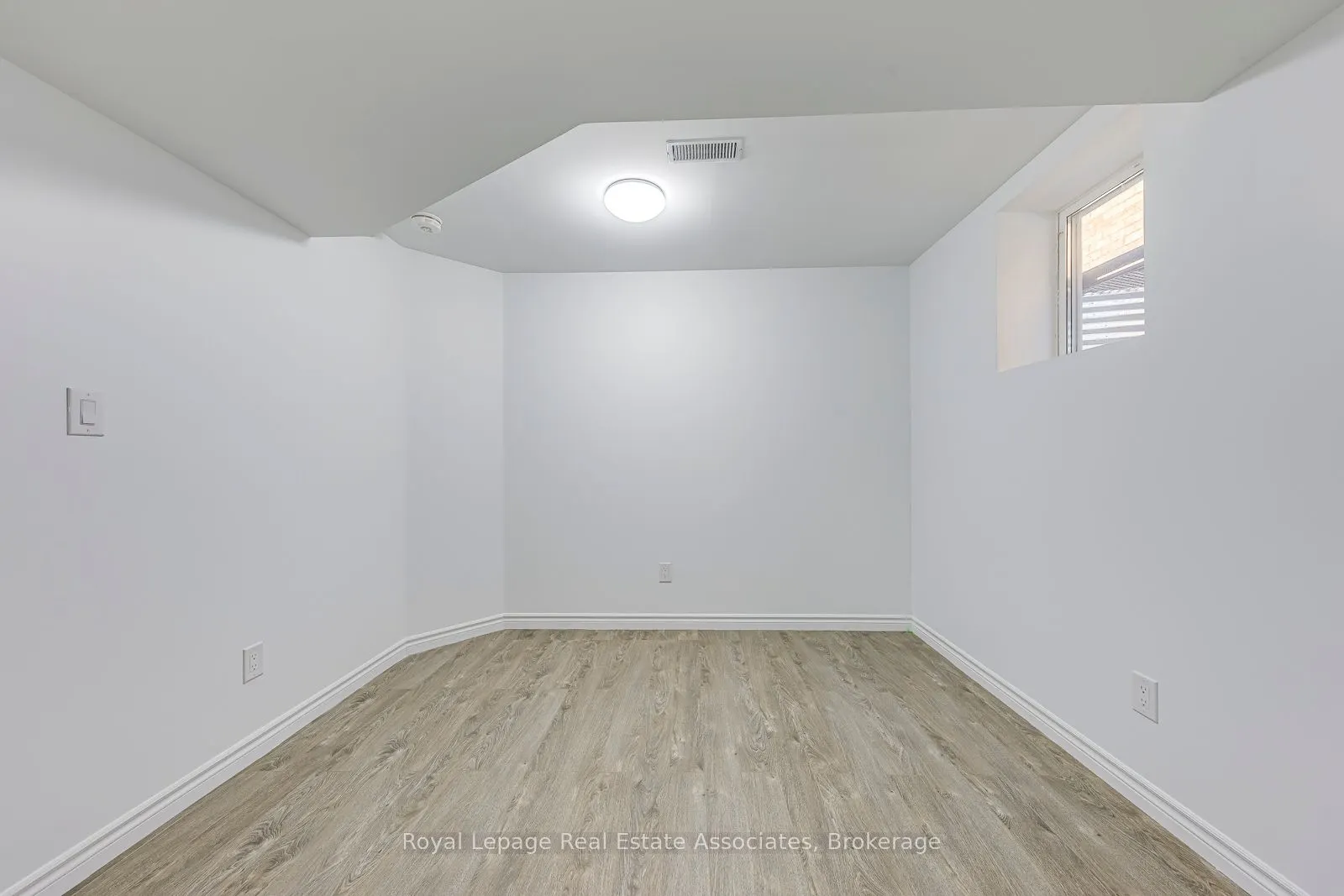1052 Kelman Court