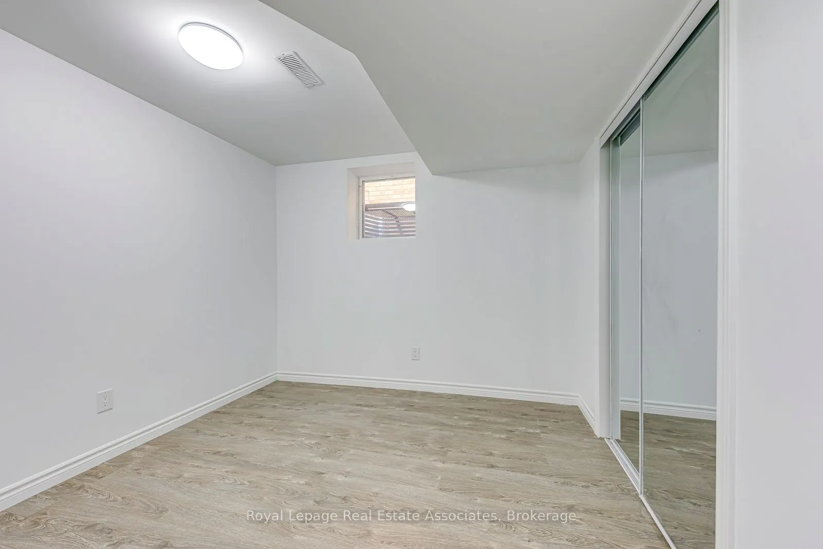 1052 Kelman Court