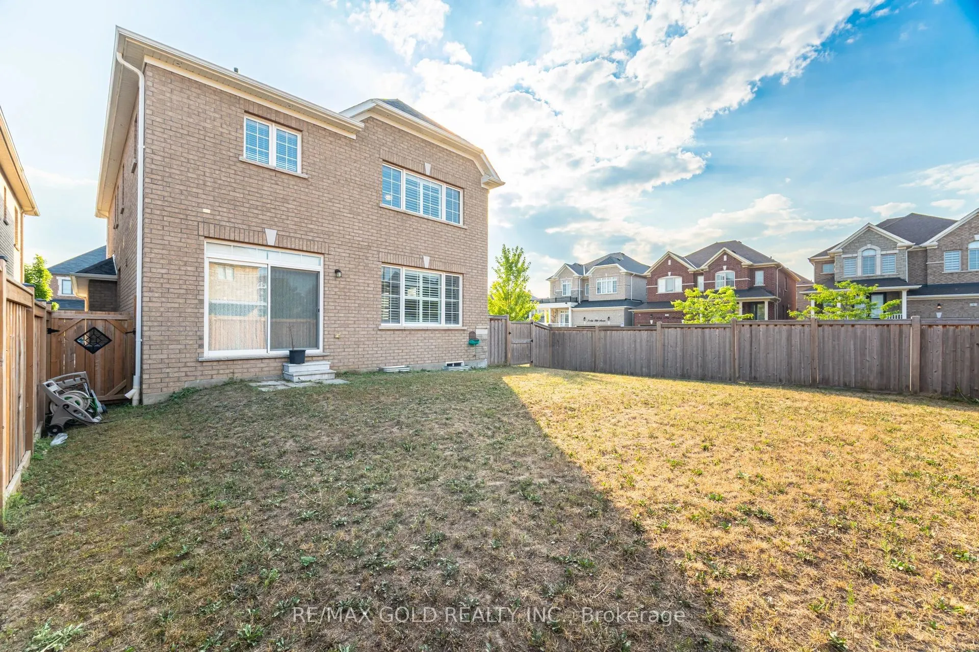 15 Henry Wilson Drive