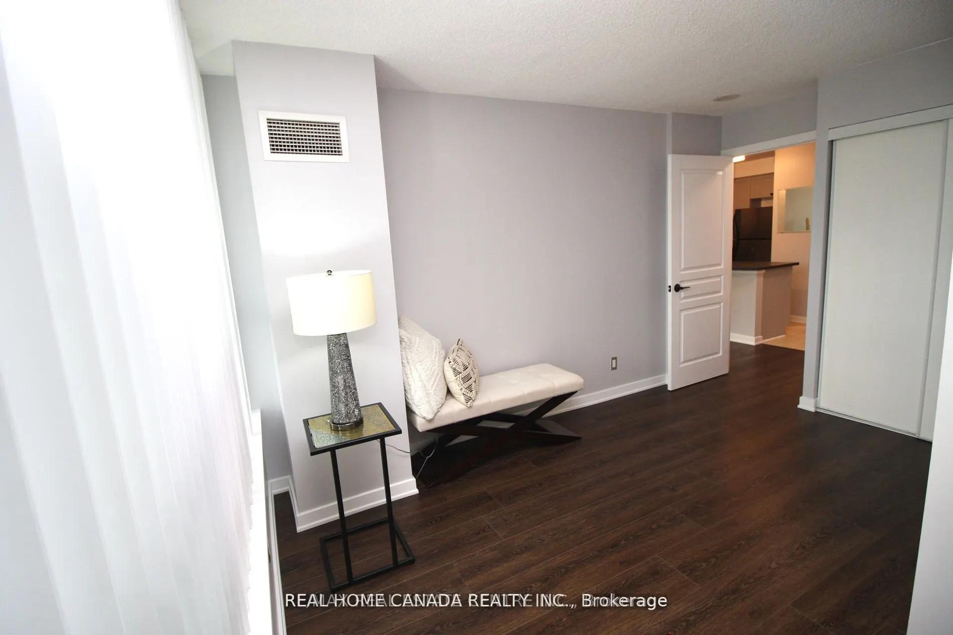4879 Kimbermount Avenue, #105