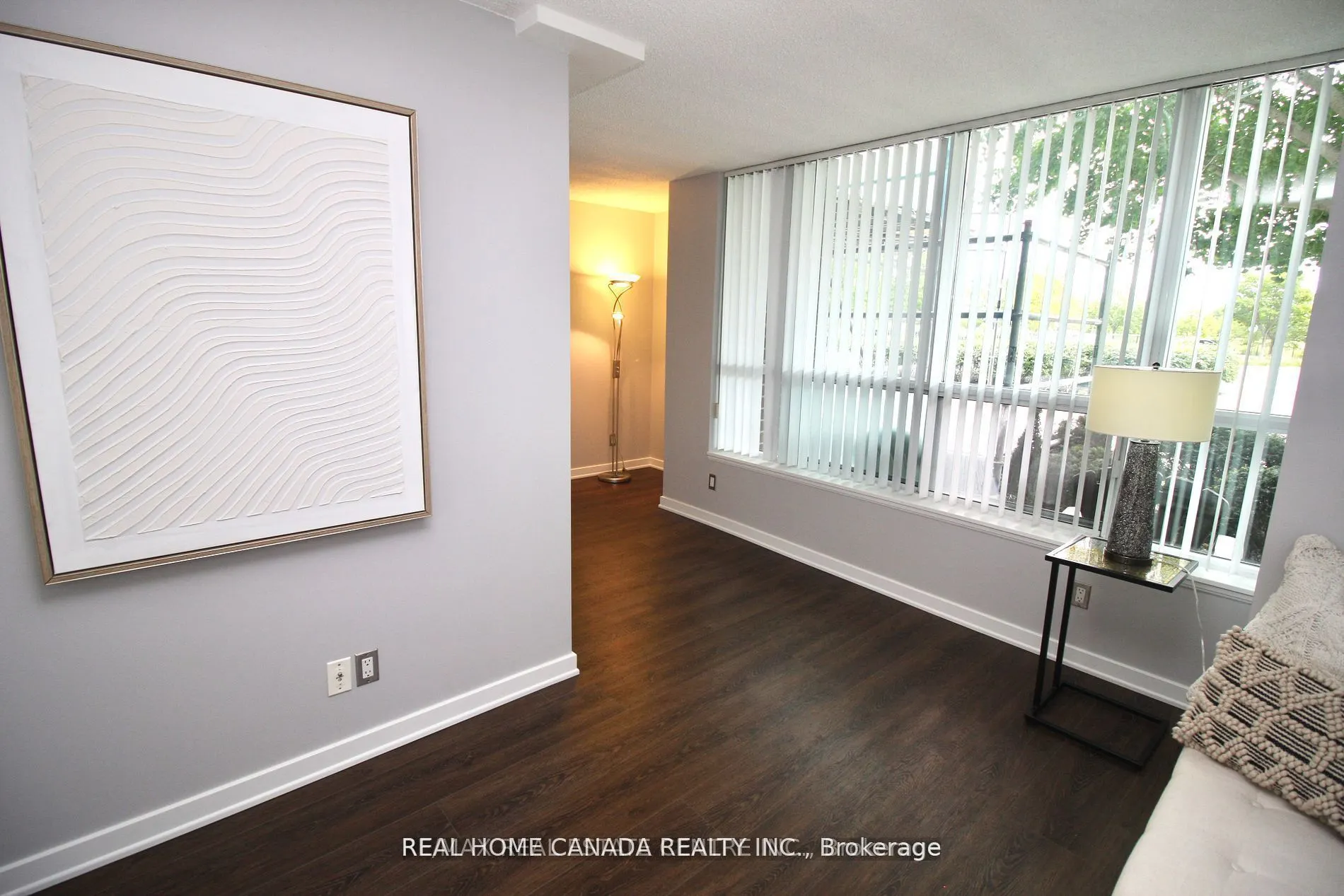4879 Kimbermount Avenue, #105