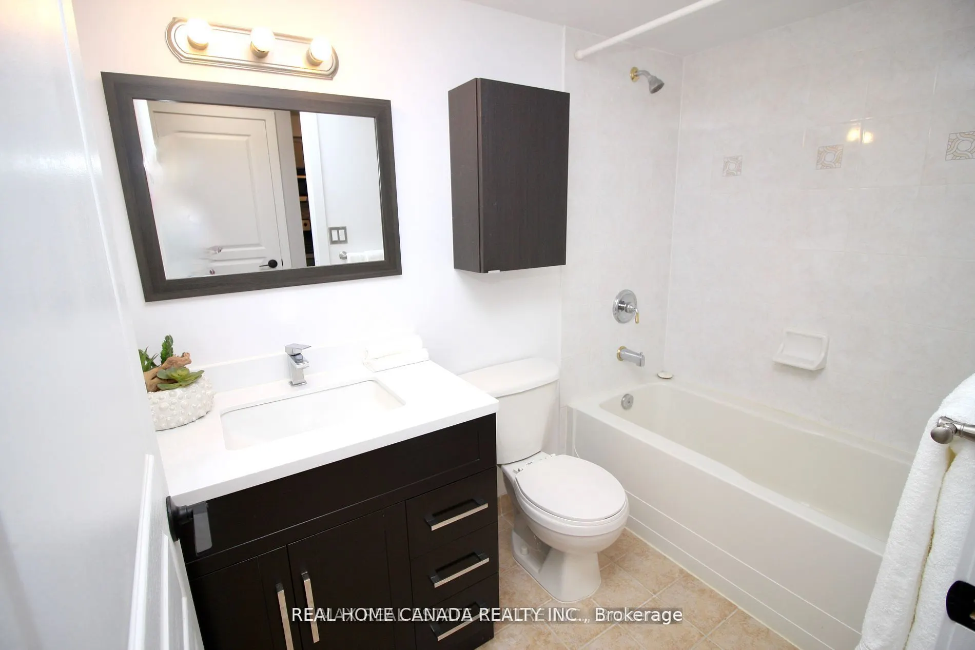 4879 Kimbermount Avenue, #105