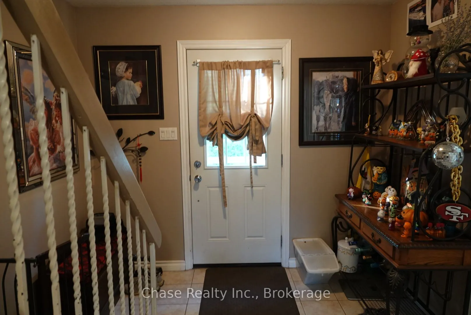 5475 Lakeshore Road, #9