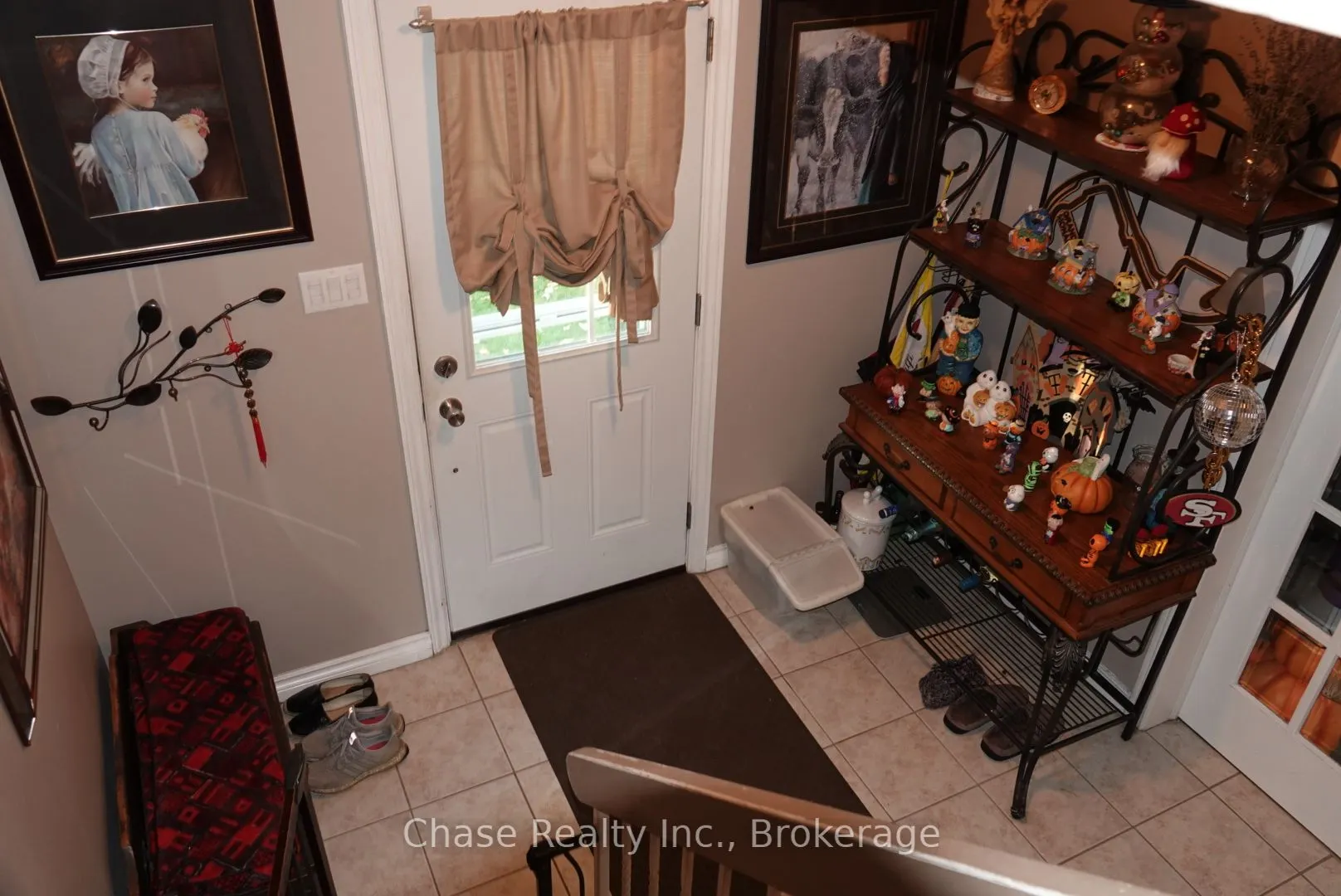 5475 Lakeshore Road, #9