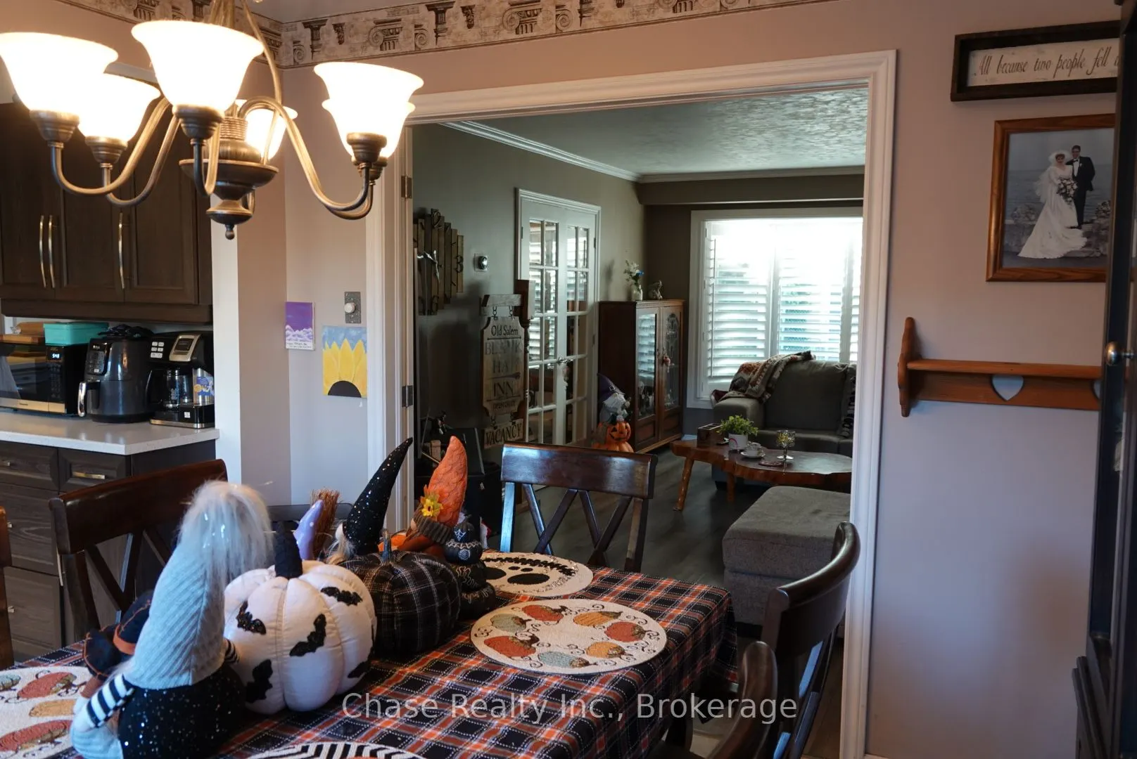 5475 Lakeshore Road, #9