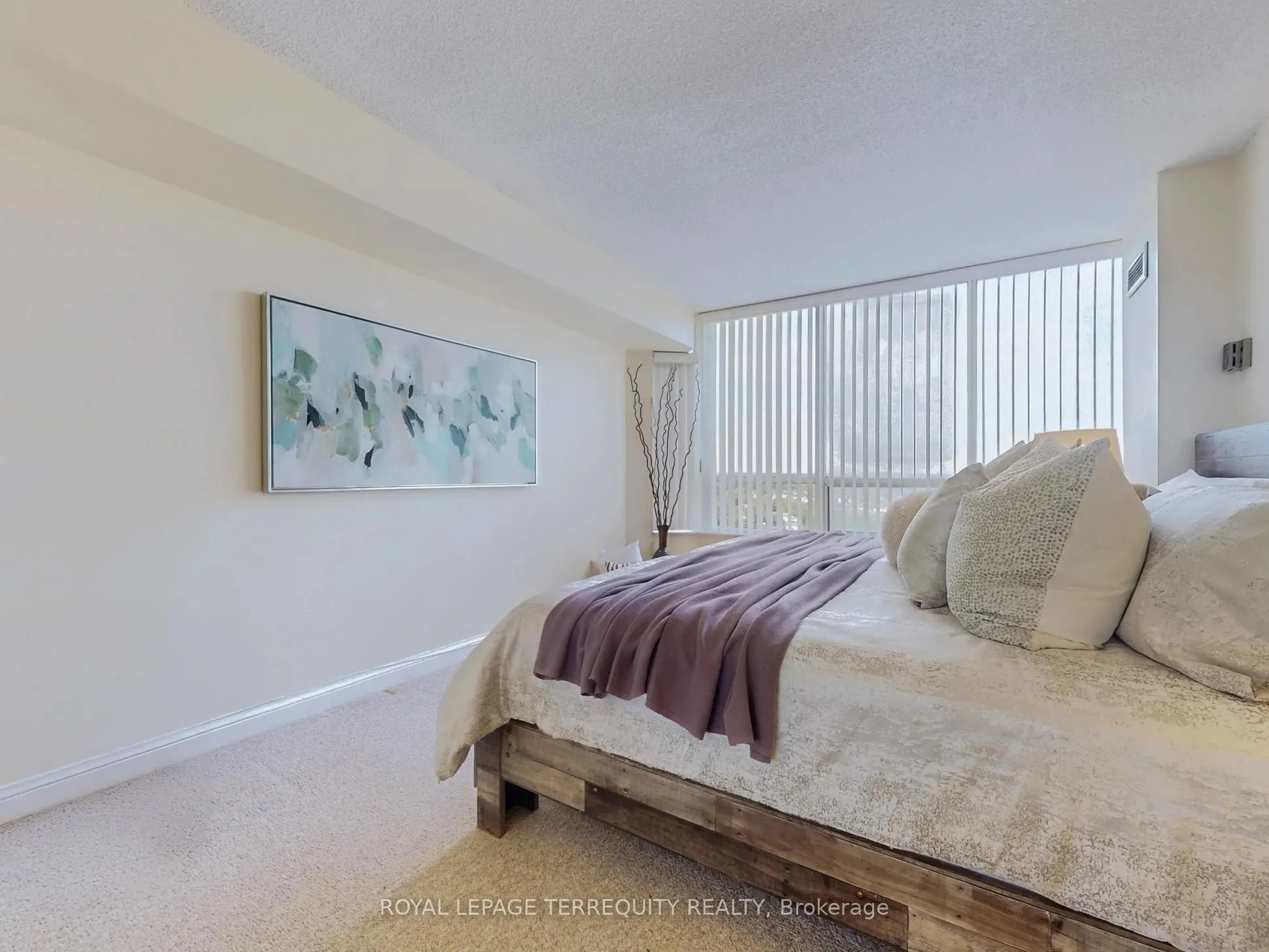 24 Hanover Road, #1709