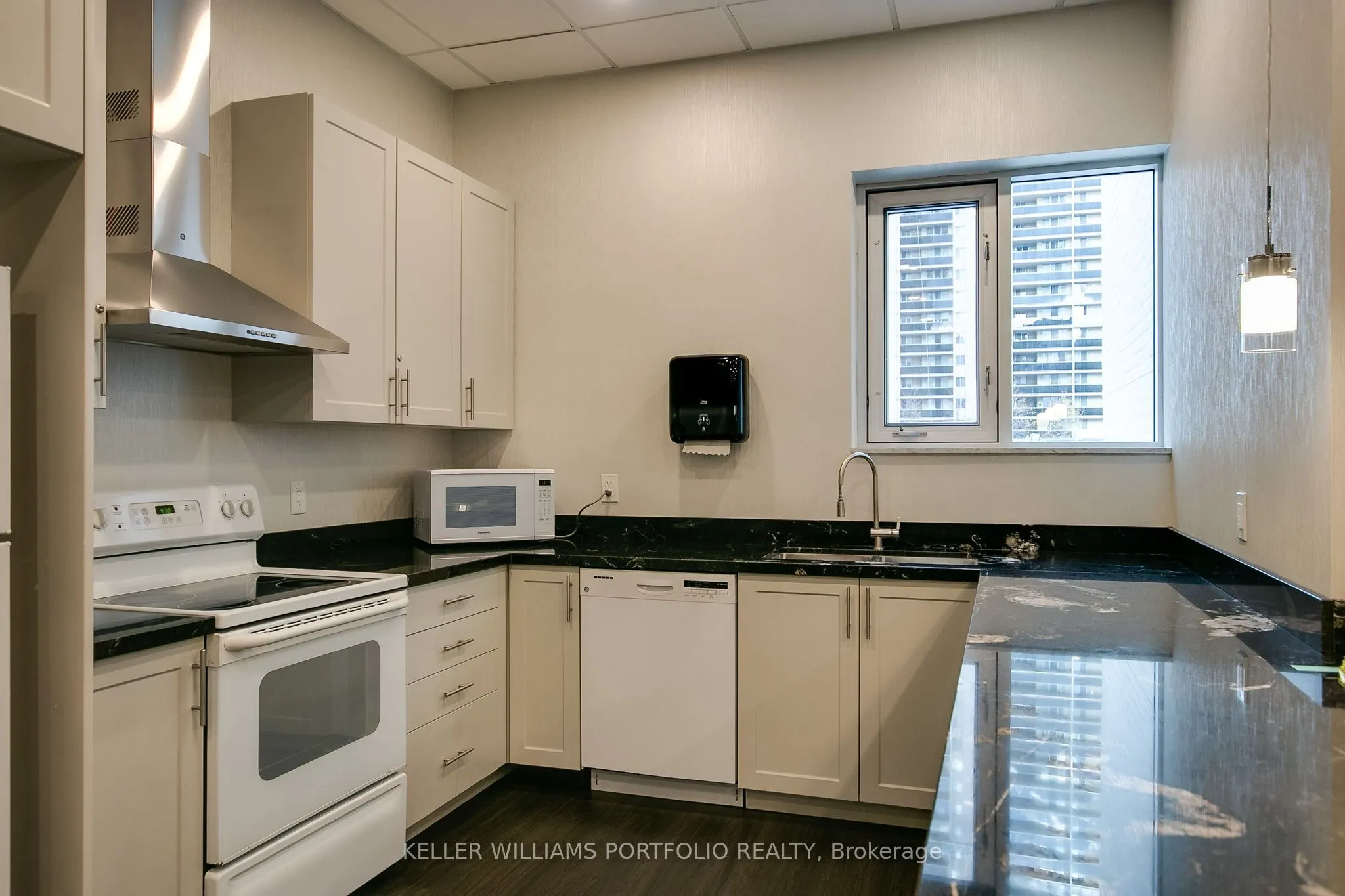 820 Burnhamthorpe Road, #710