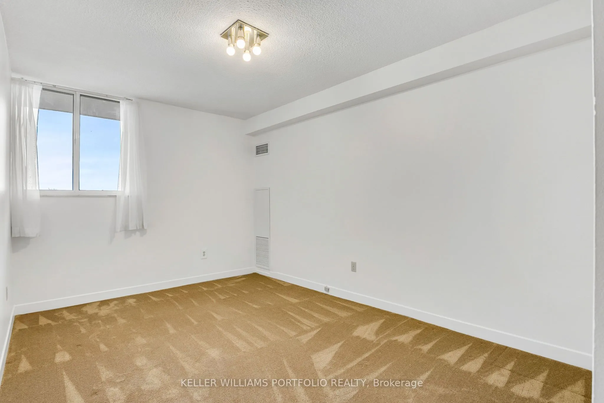 820 Burnhamthorpe Road, #710
