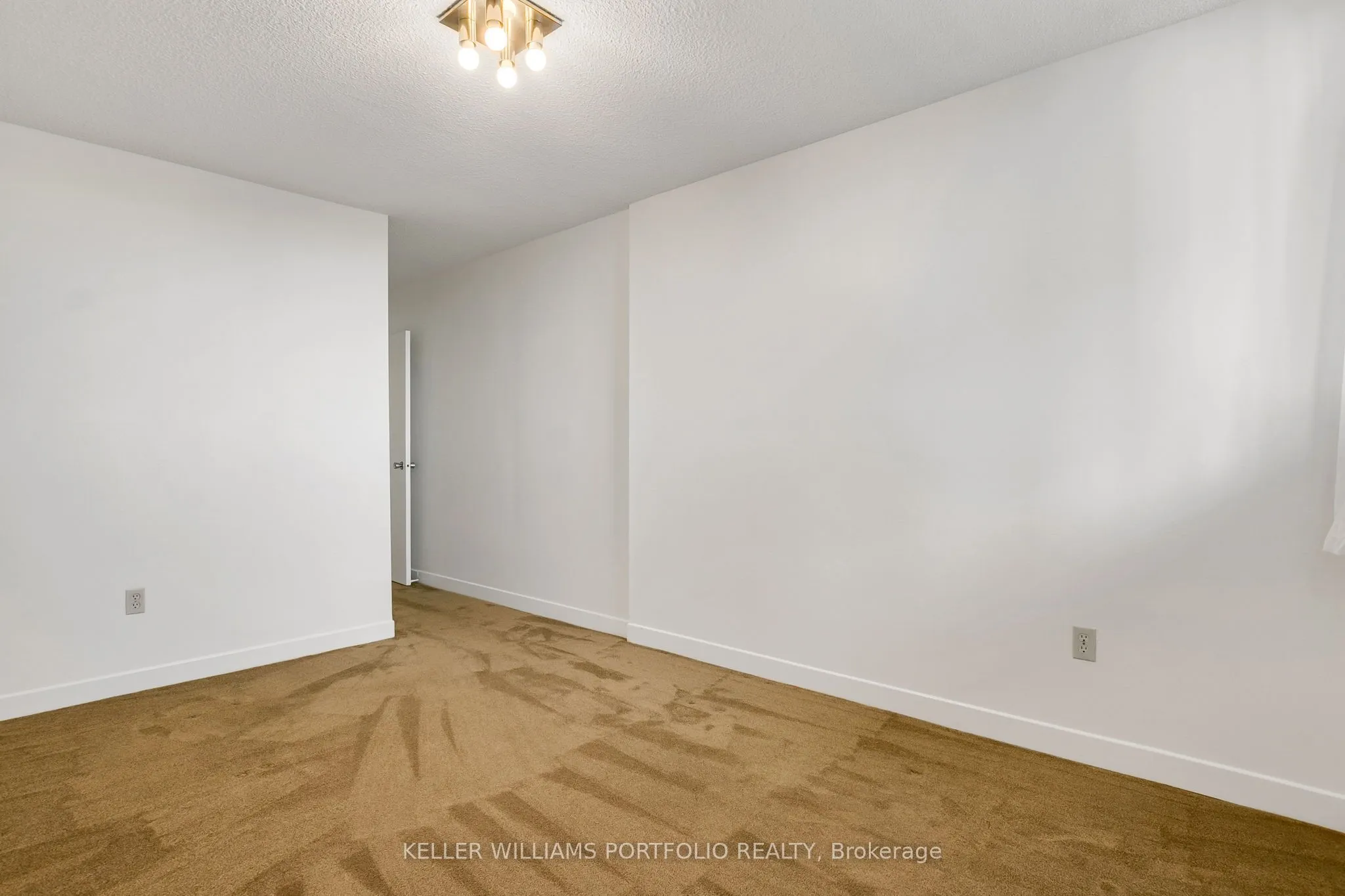 820 Burnhamthorpe Road, #710