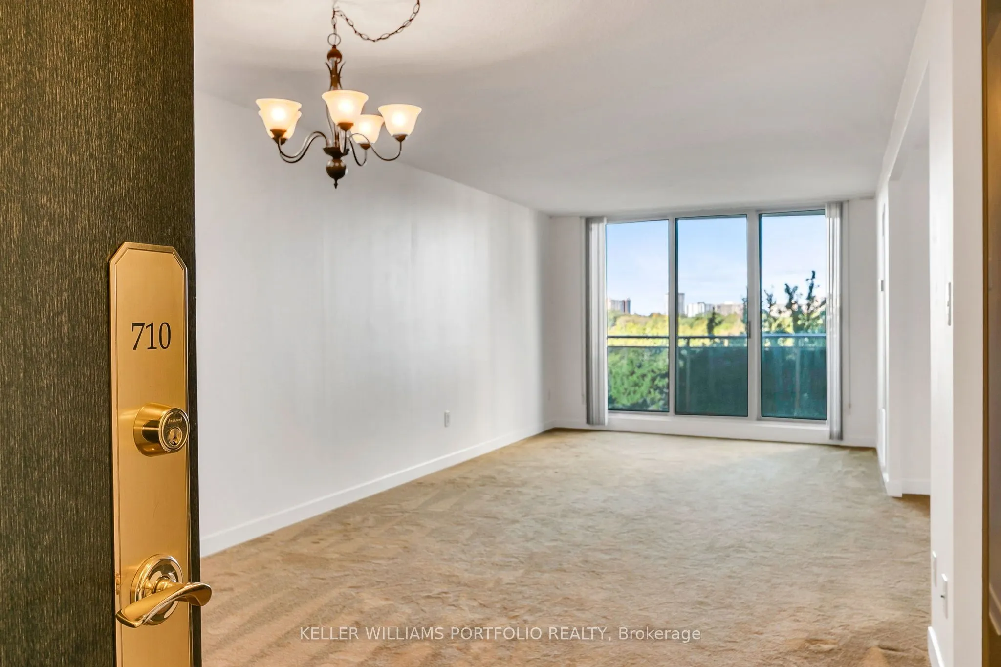 820 Burnhamthorpe Road, #710