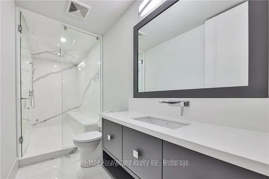 2250 Chancery Lane W