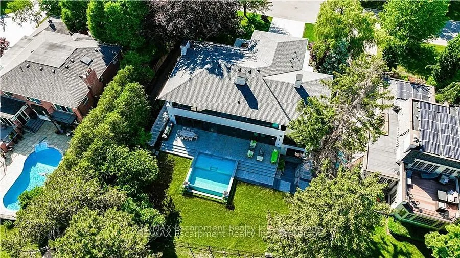 2250 Chancery Lane W
