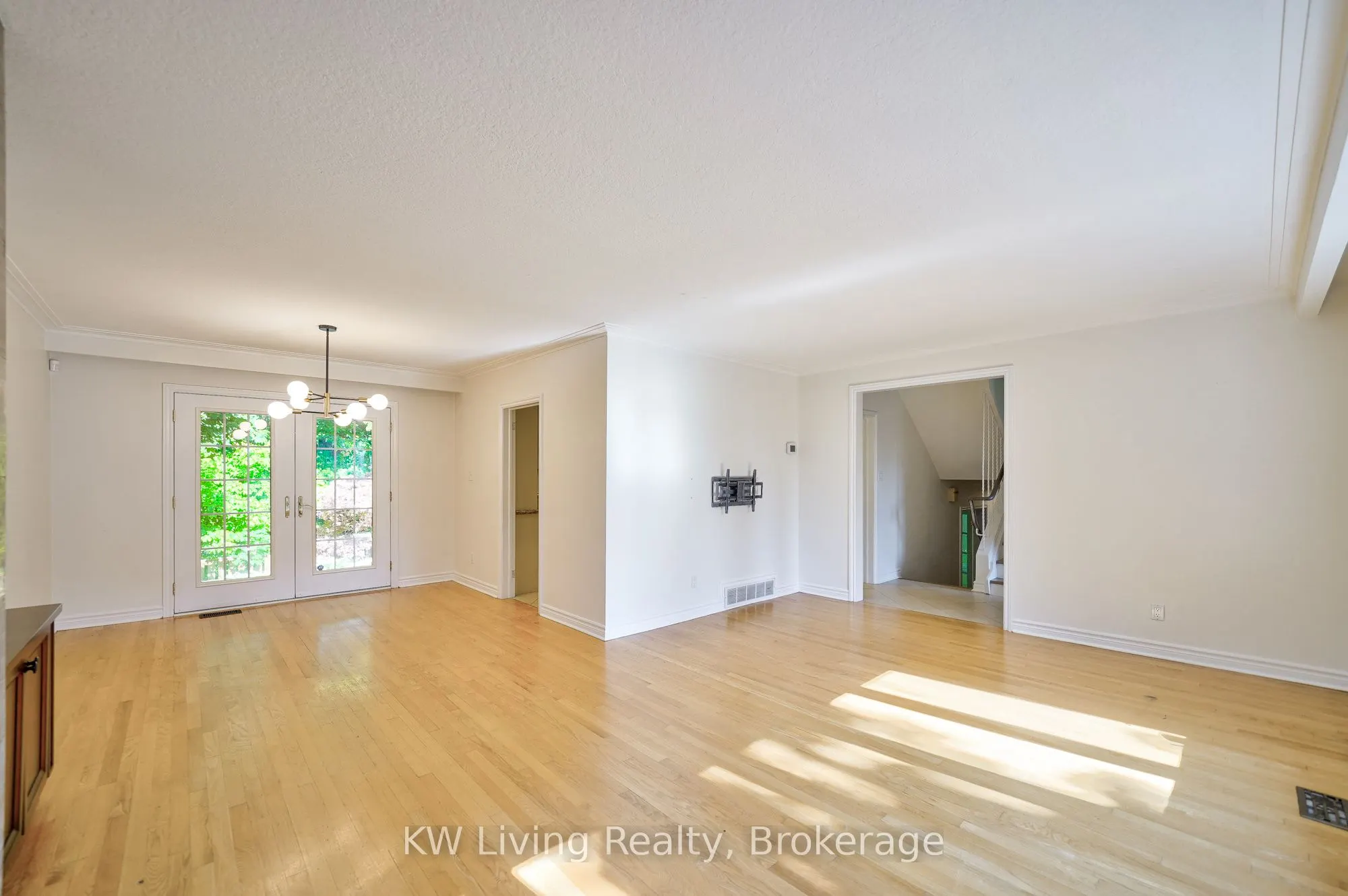 6 Hillavon Drive