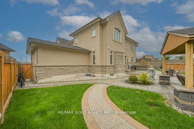 26 Adonis Close