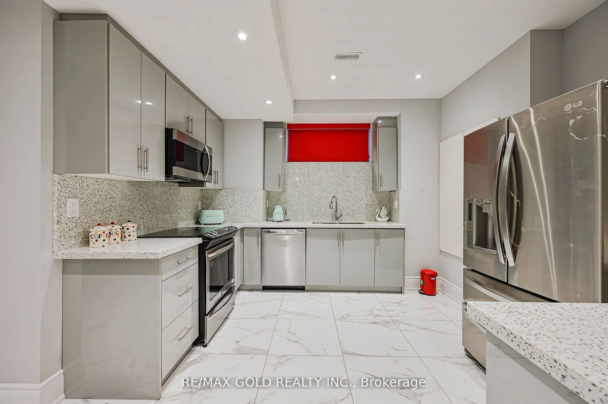 26 Adonis Close