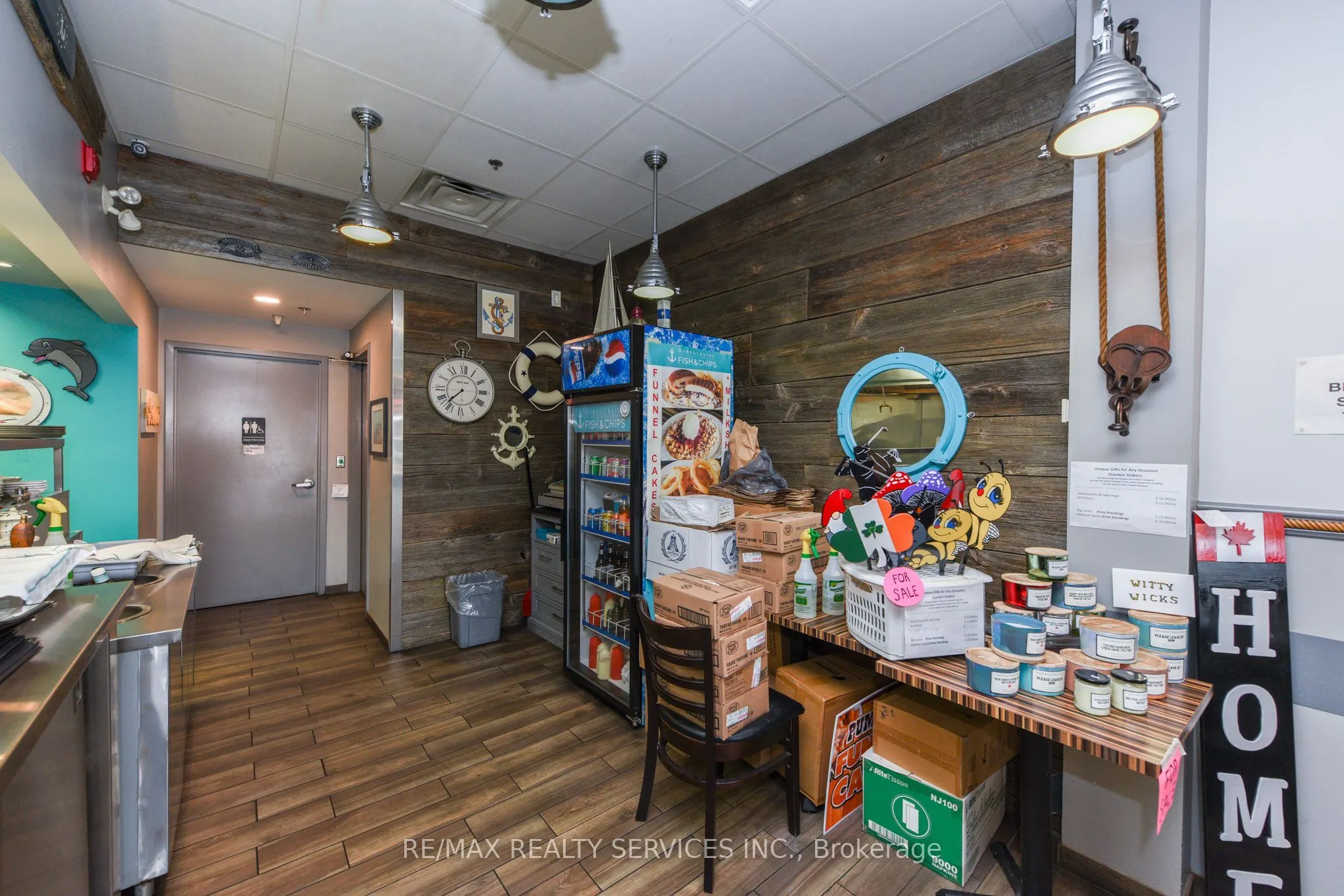 180 sandalwood Parkway E