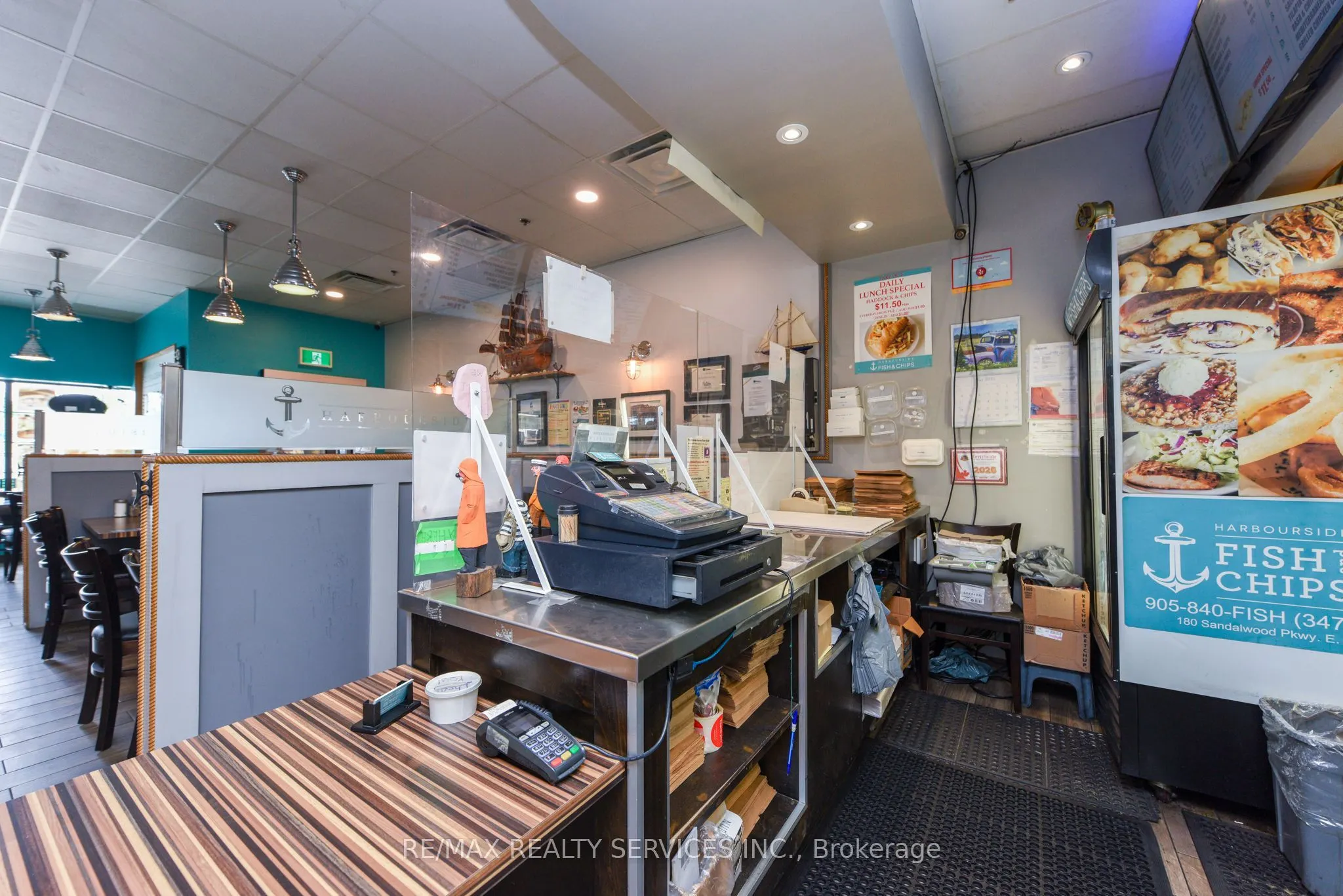 180 sandalwood Parkway E