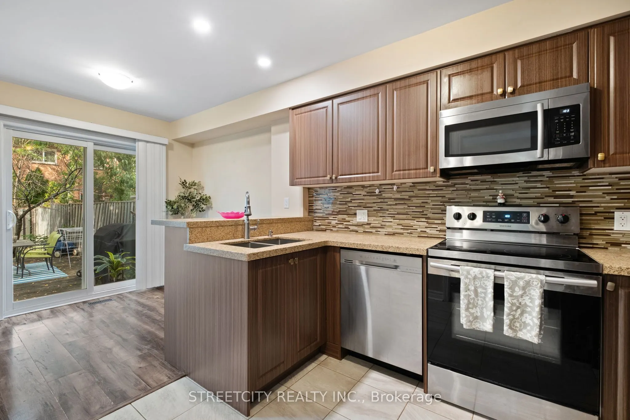 3953 Freeman Terrace