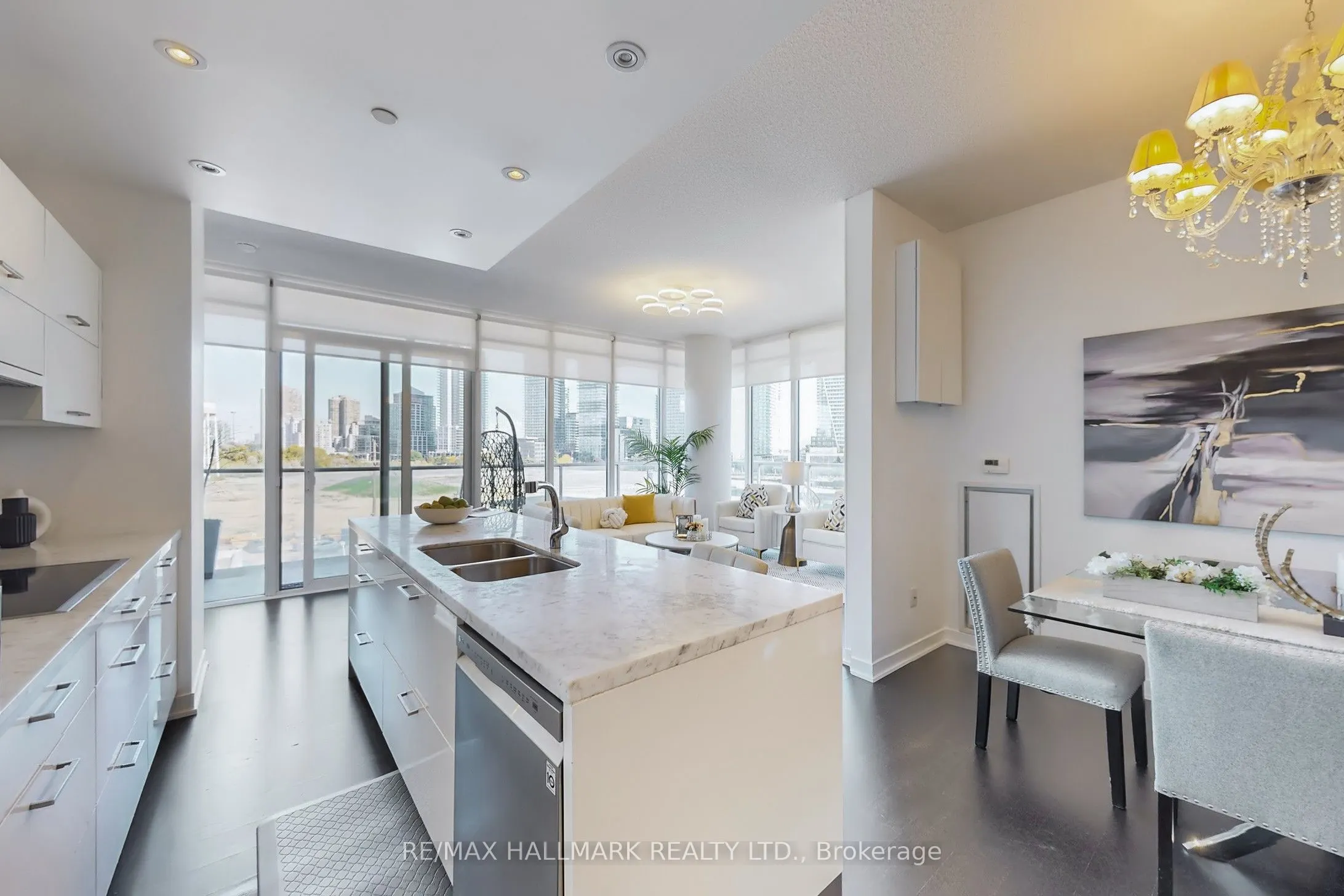 90 Park Lawn Road, #608