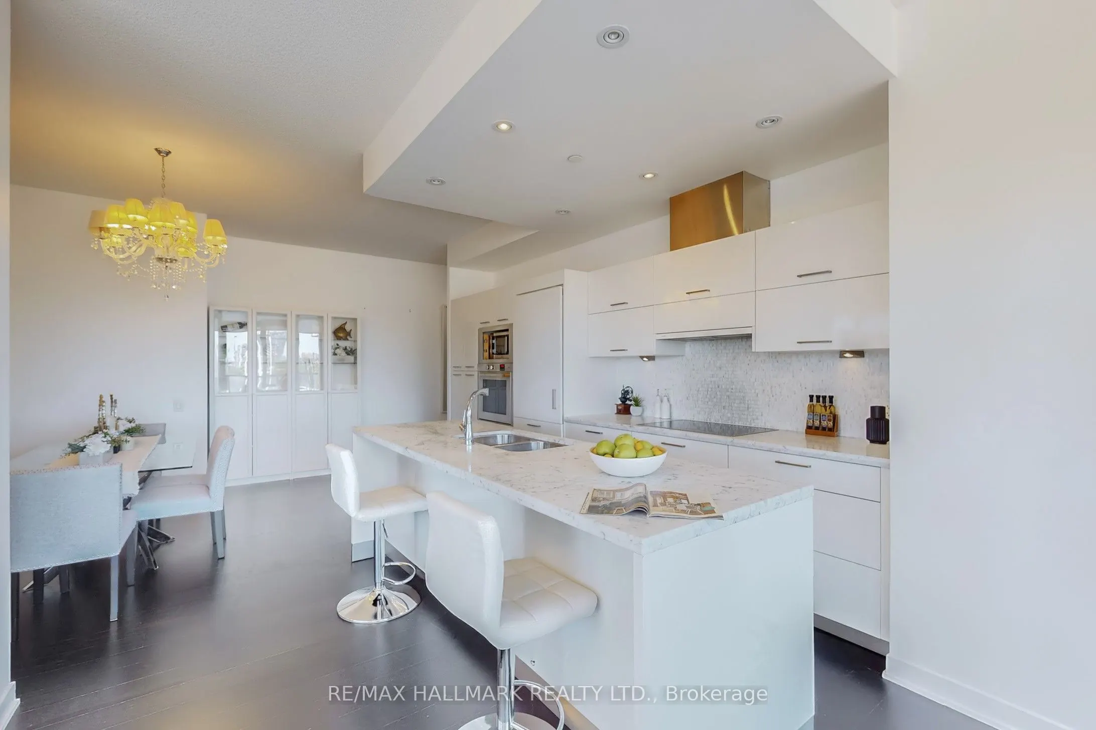 90 Park Lawn Road, #608