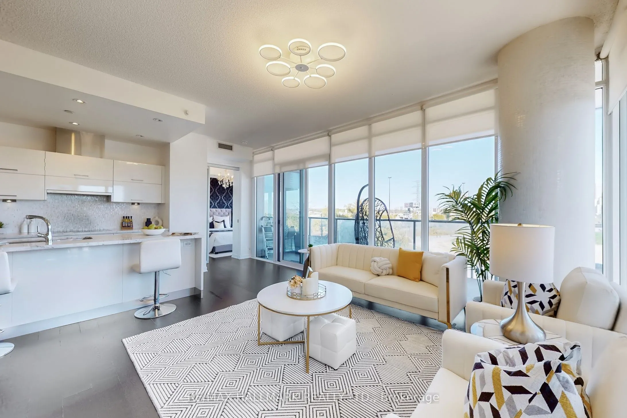 90 Park Lawn Road, #608