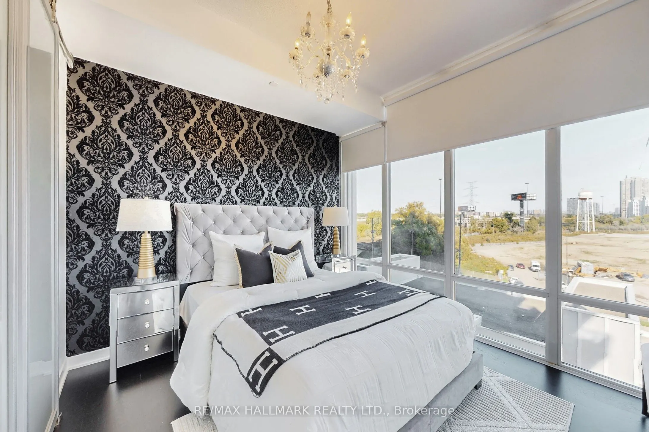 90 Park Lawn Road, #608