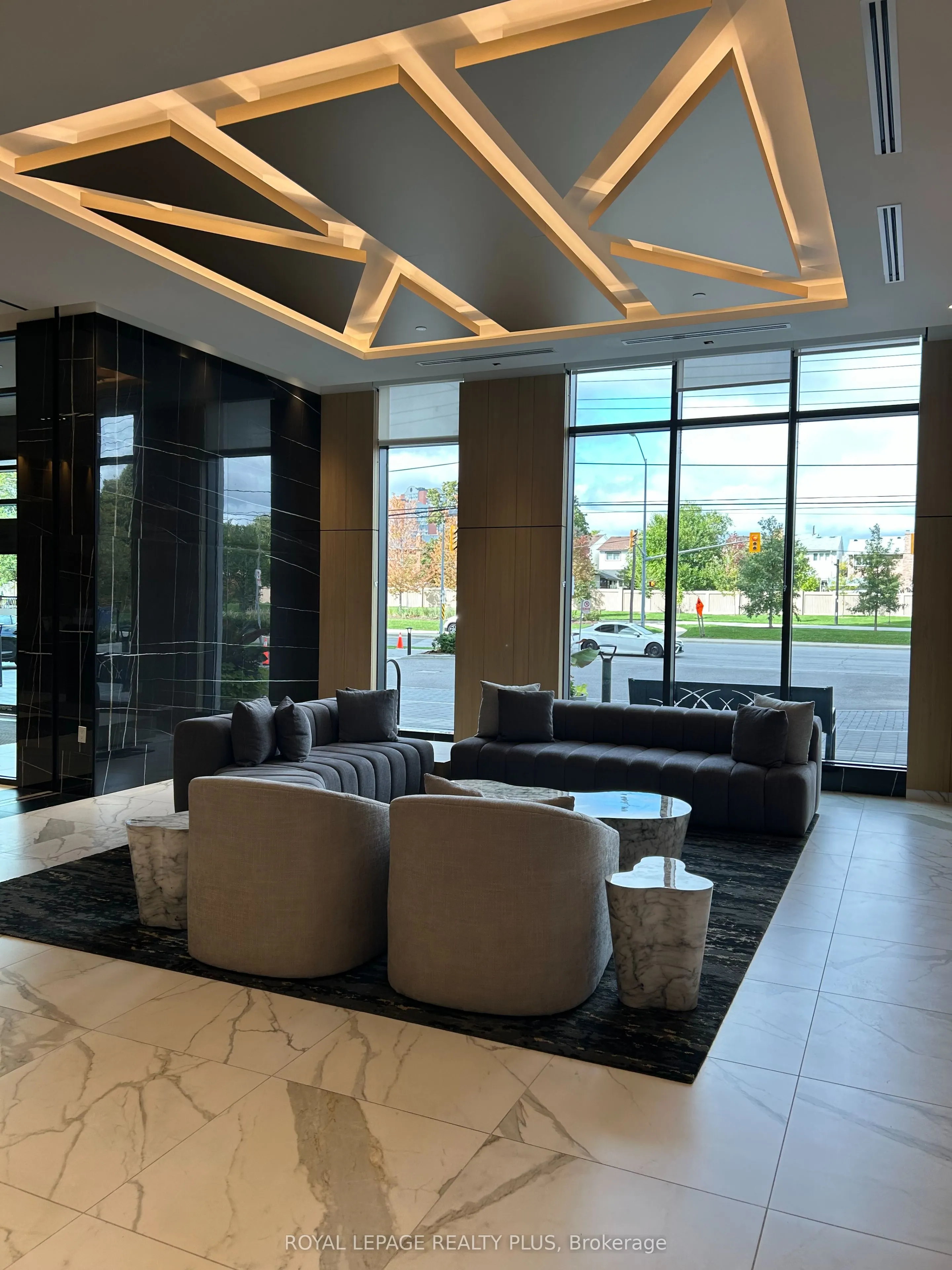 204 Burnhamthorpe Road E, #1308