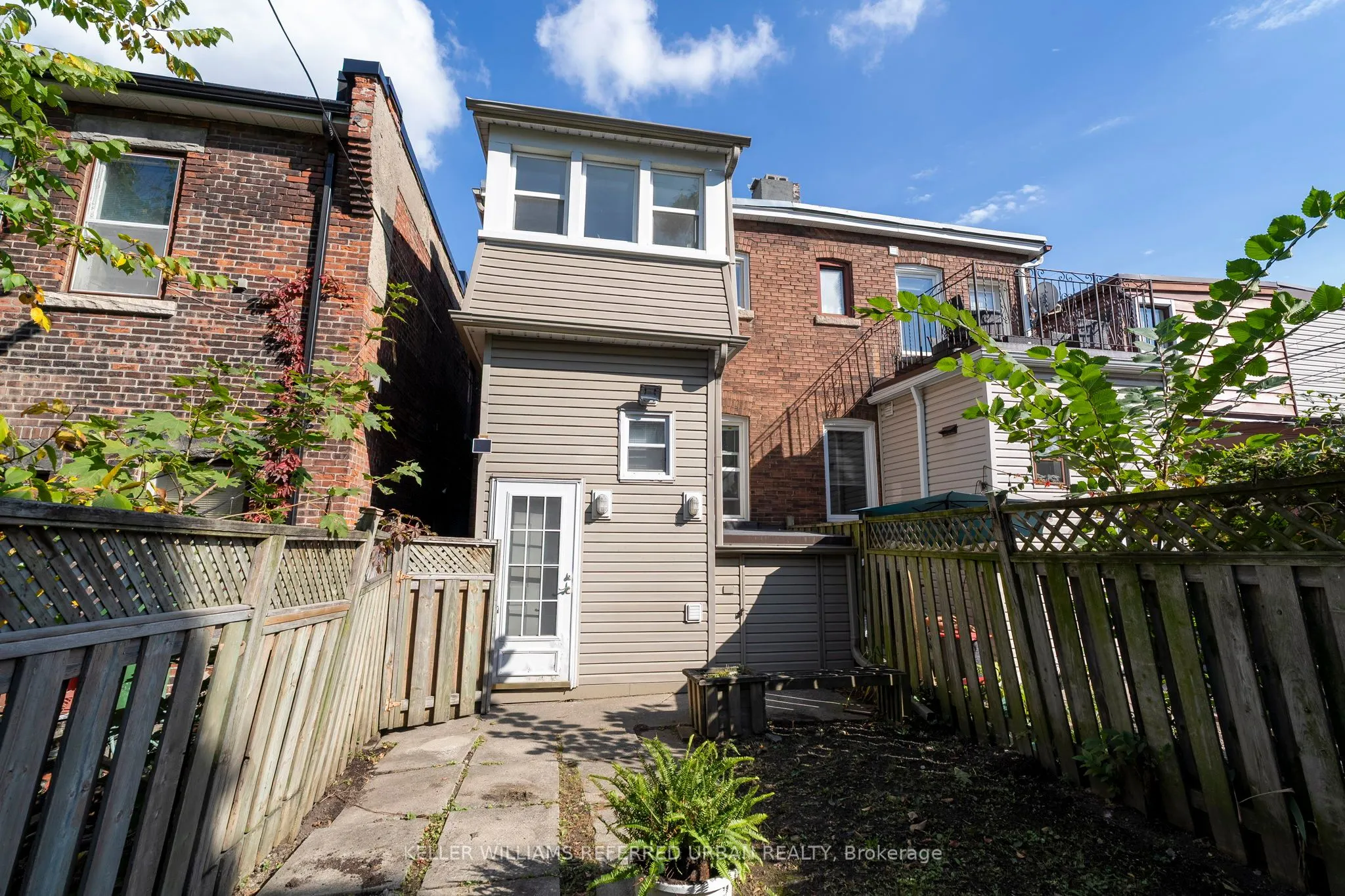 1182 Dufferin Street