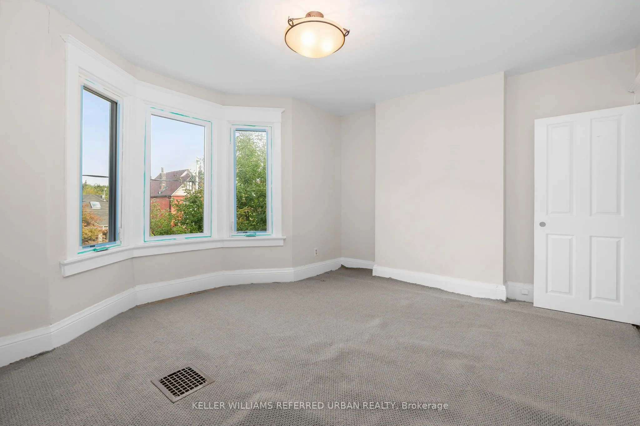 1182 Dufferin Street