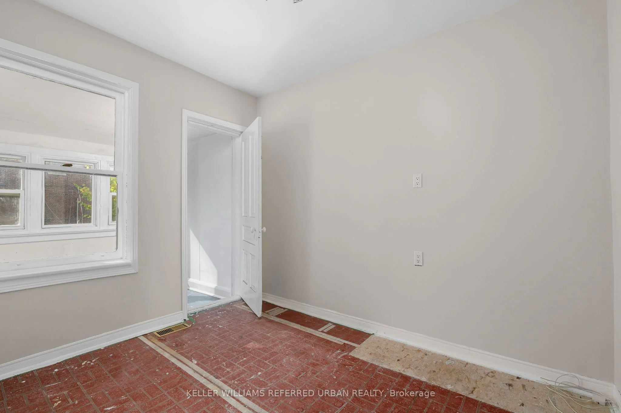 1182 Dufferin Street