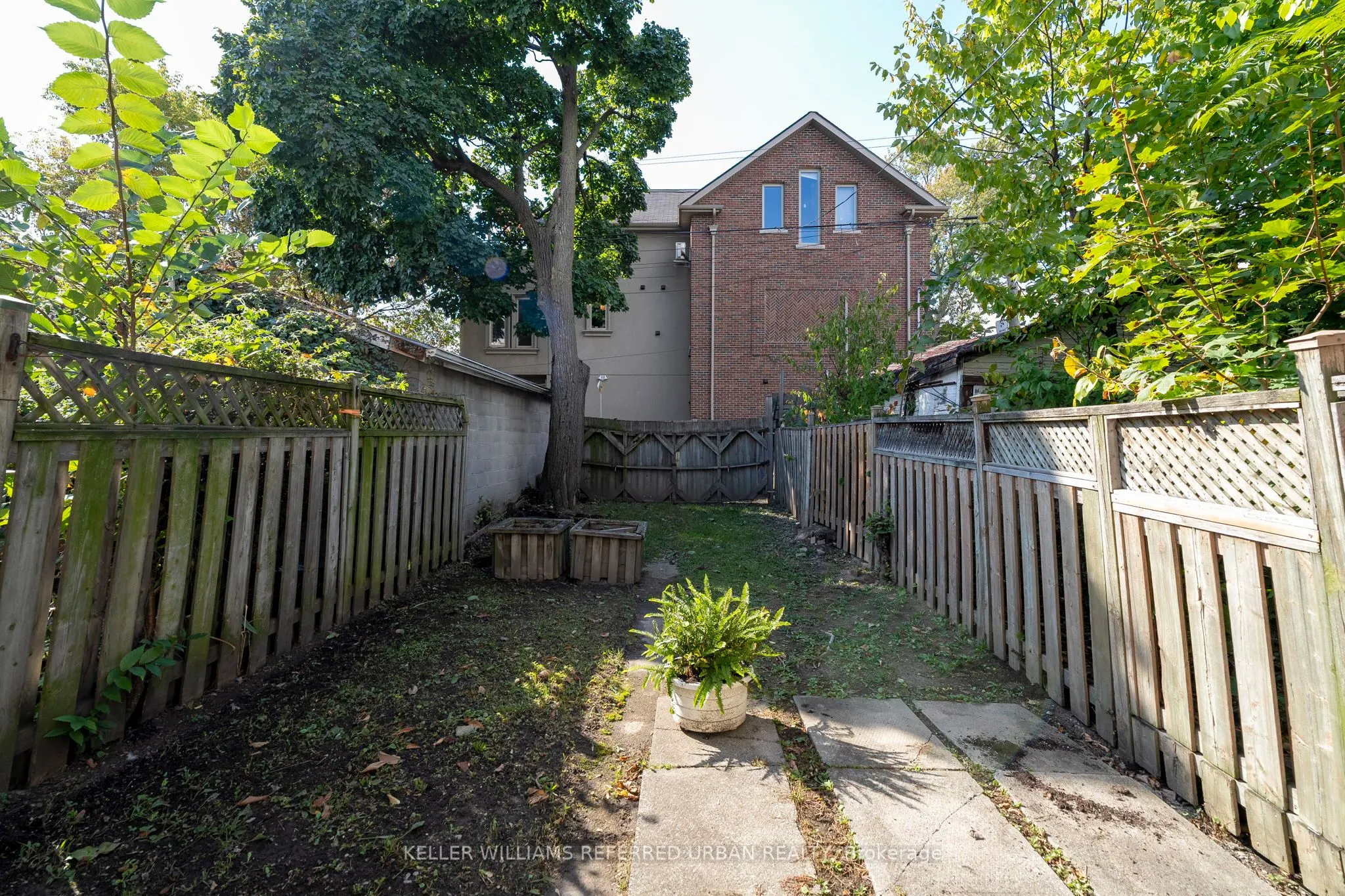 1182 Dufferin Street