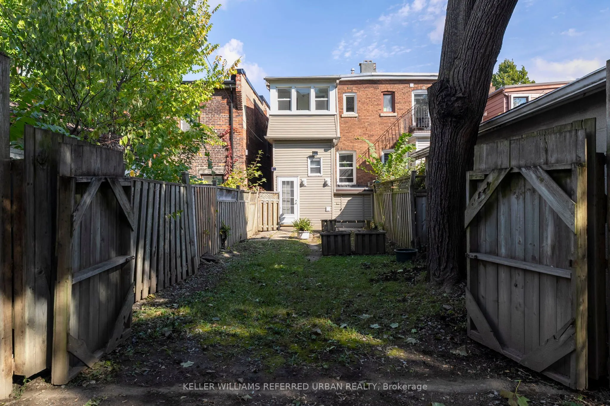 1182 Dufferin Street