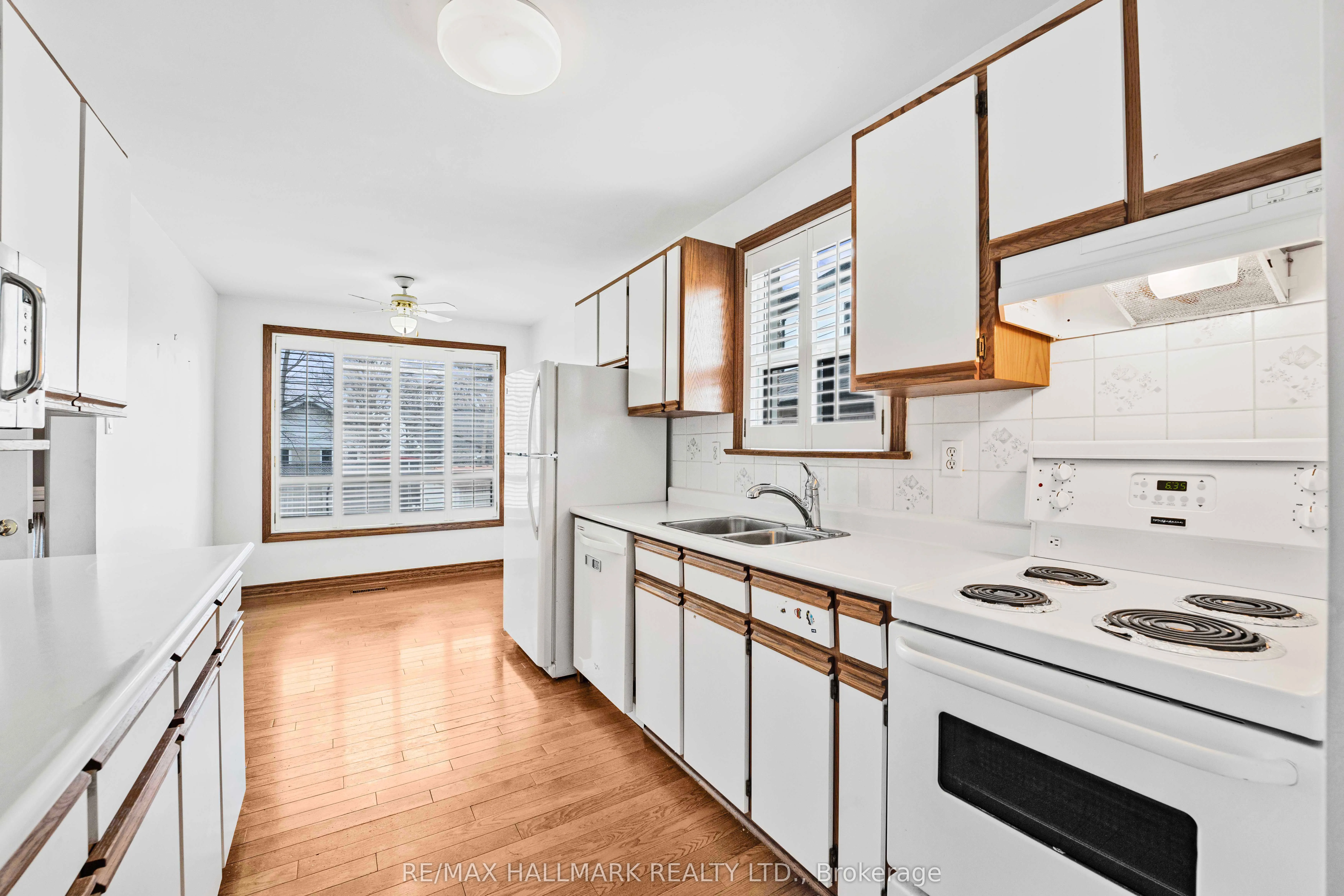17 Tofield Crescent