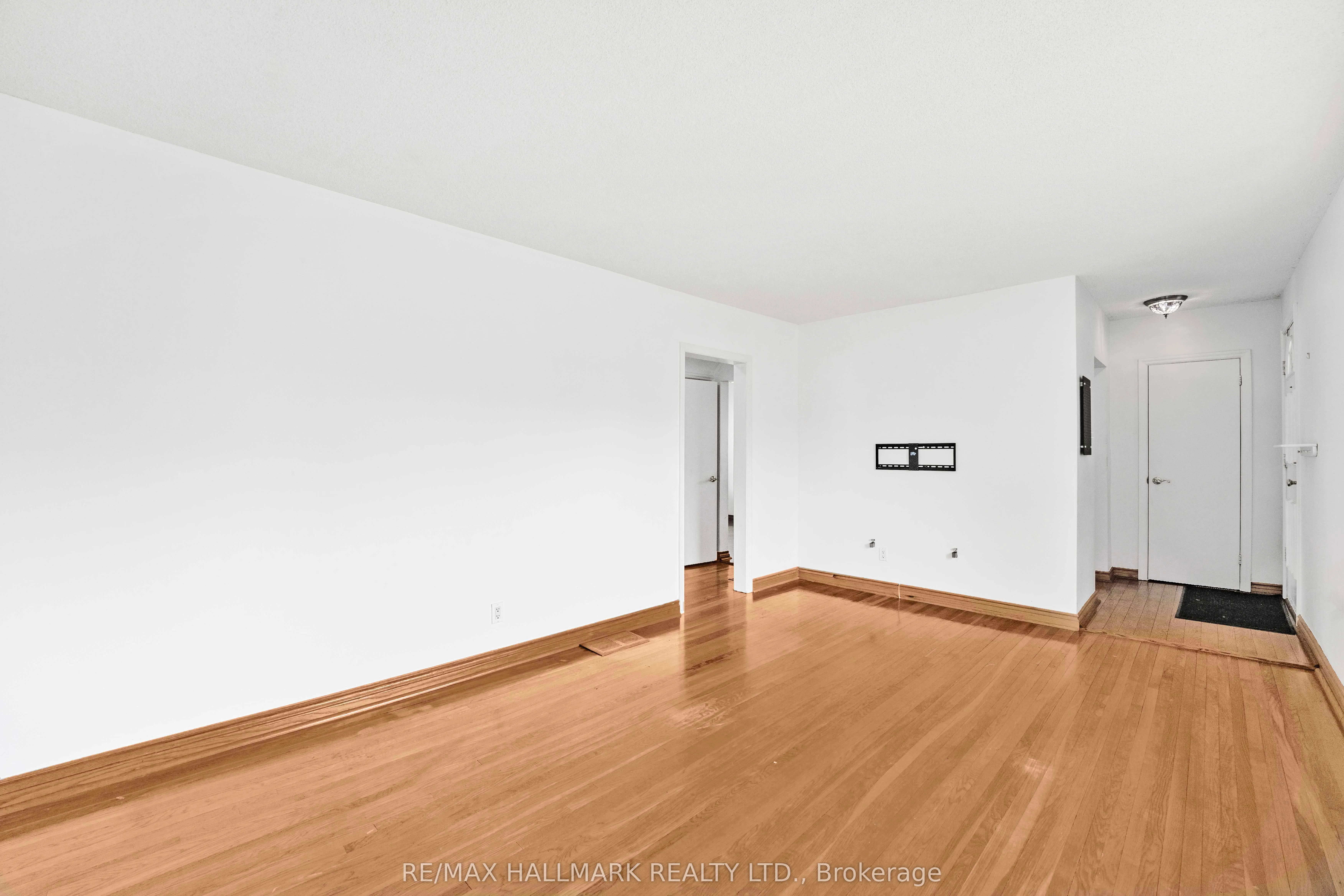 17 Tofield Crescent