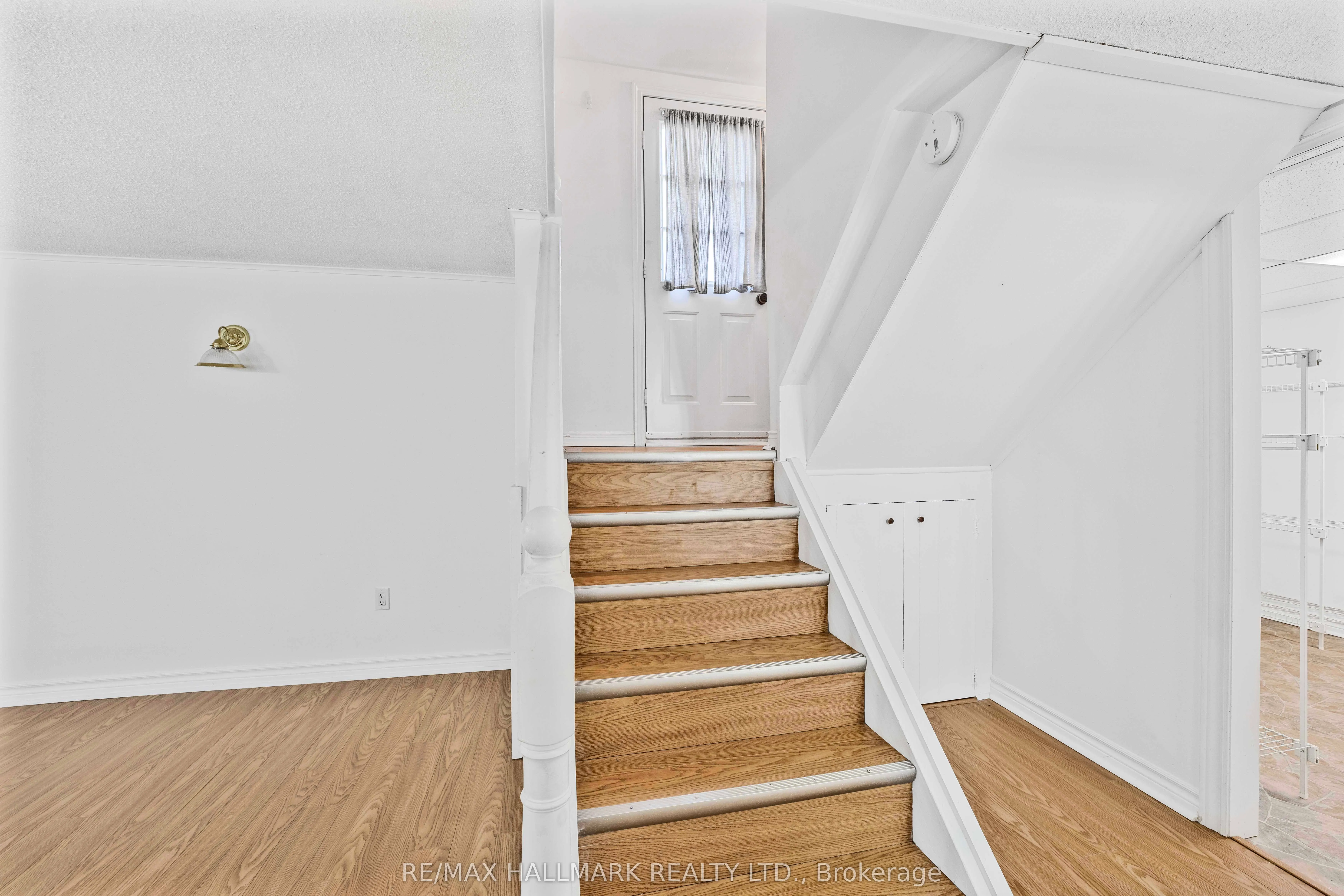 17 Tofield Crescent
