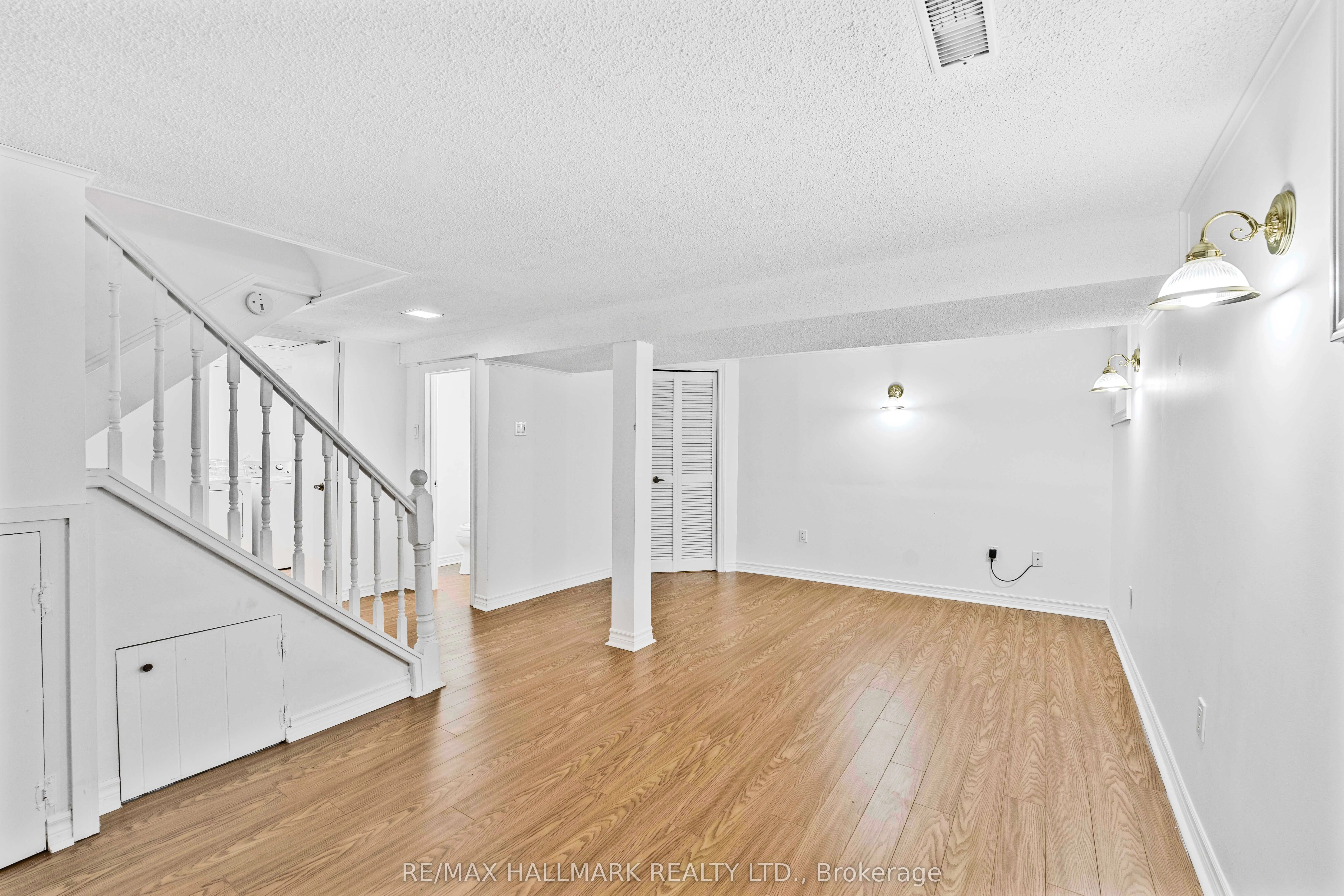 17 Tofield Crescent