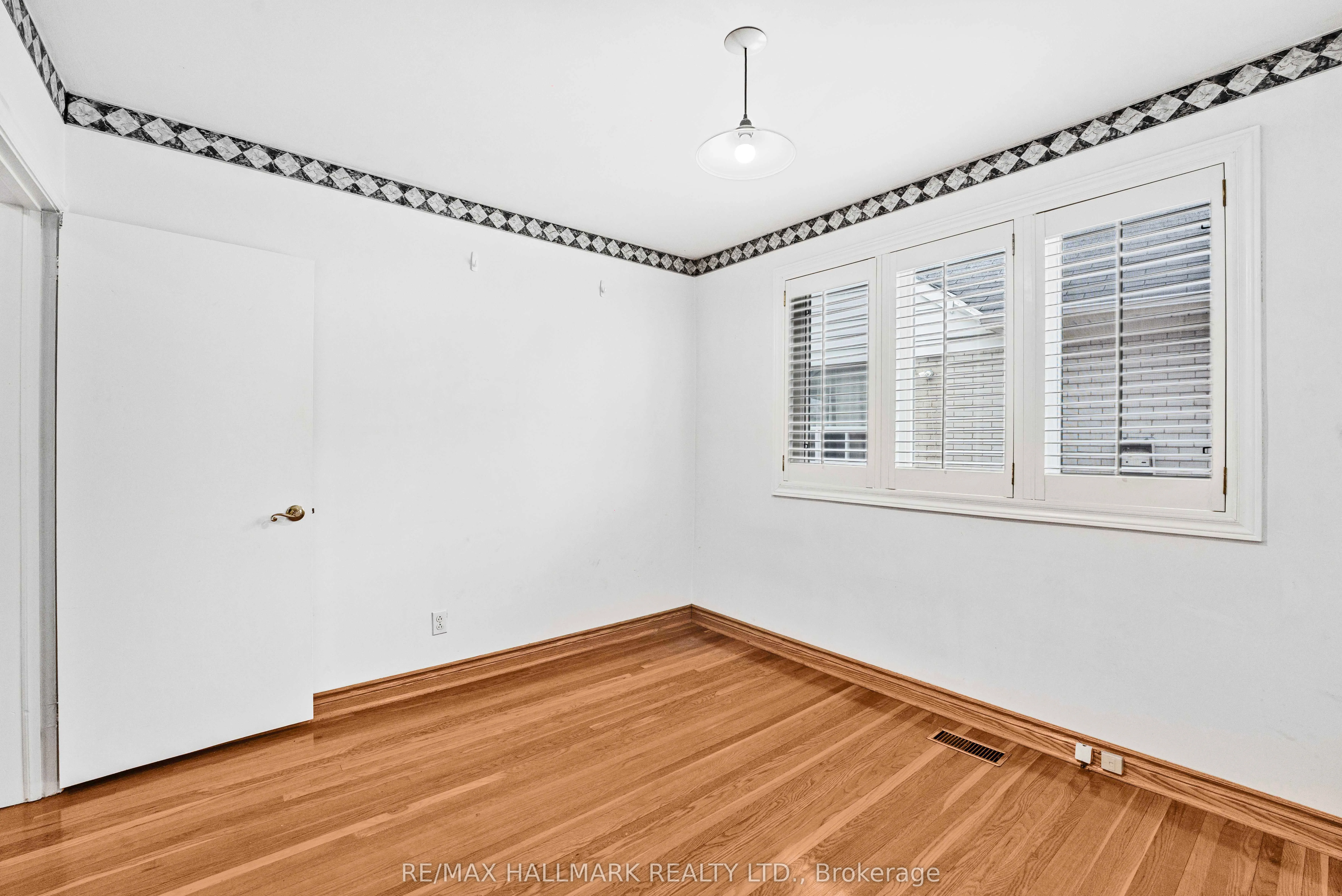 17 Tofield Crescent