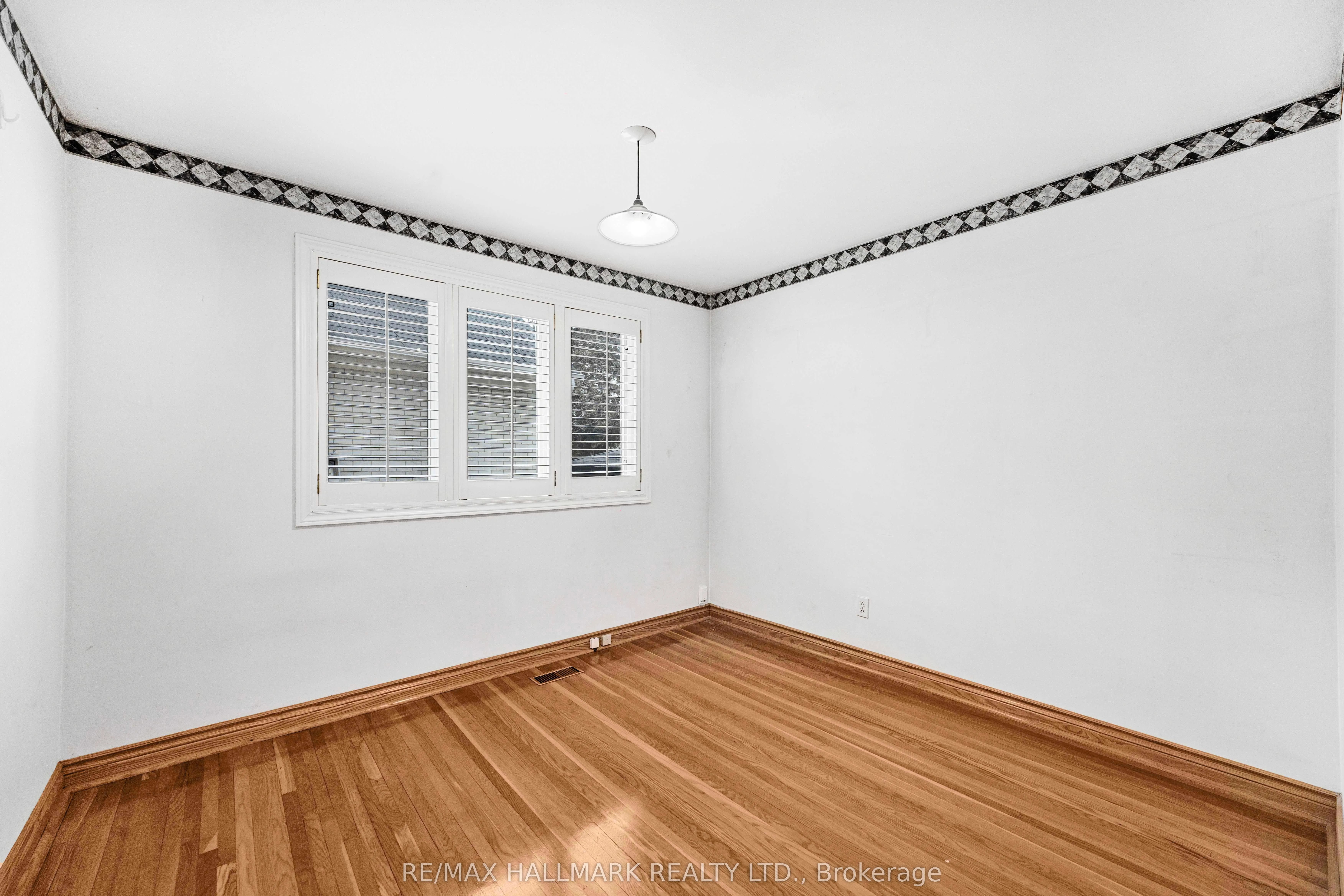 17 Tofield Crescent